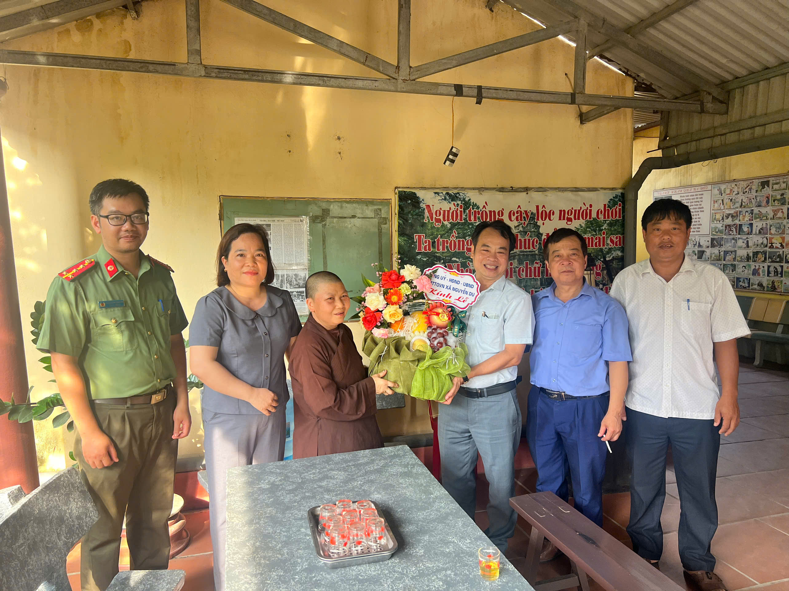 Công an xã Nguyễn Du phối hợp với chức sắc, chức việc tôn giáo bảo đảm an ninh, trật tự trên địa bàn