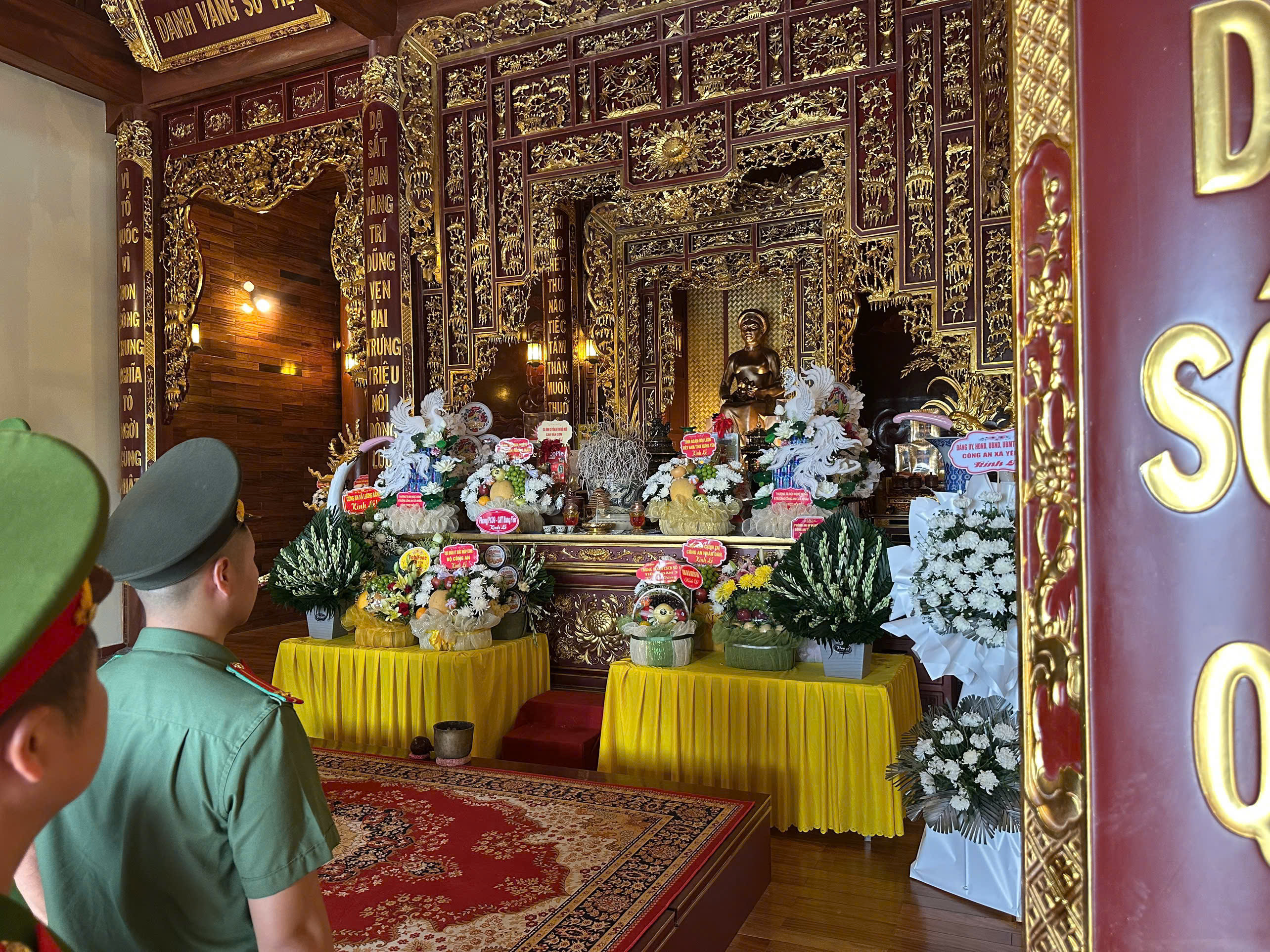 Công an xã Nguyễn Trãi dâng hương, dâng hoa tưởng niệm Anh hùng Liệt sĩ CAND Bùi Thị Cúc