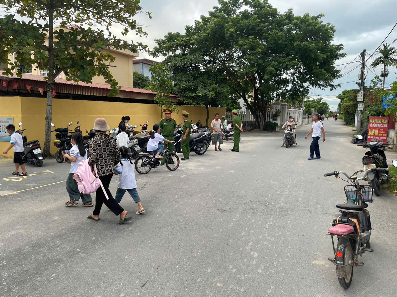 Công an xã Nguyễn Trãi triển khai các biện pháp bảo đảm an ninh trật tự, an toàn giao thông trong ngày khai giảng năm học 2026–2027