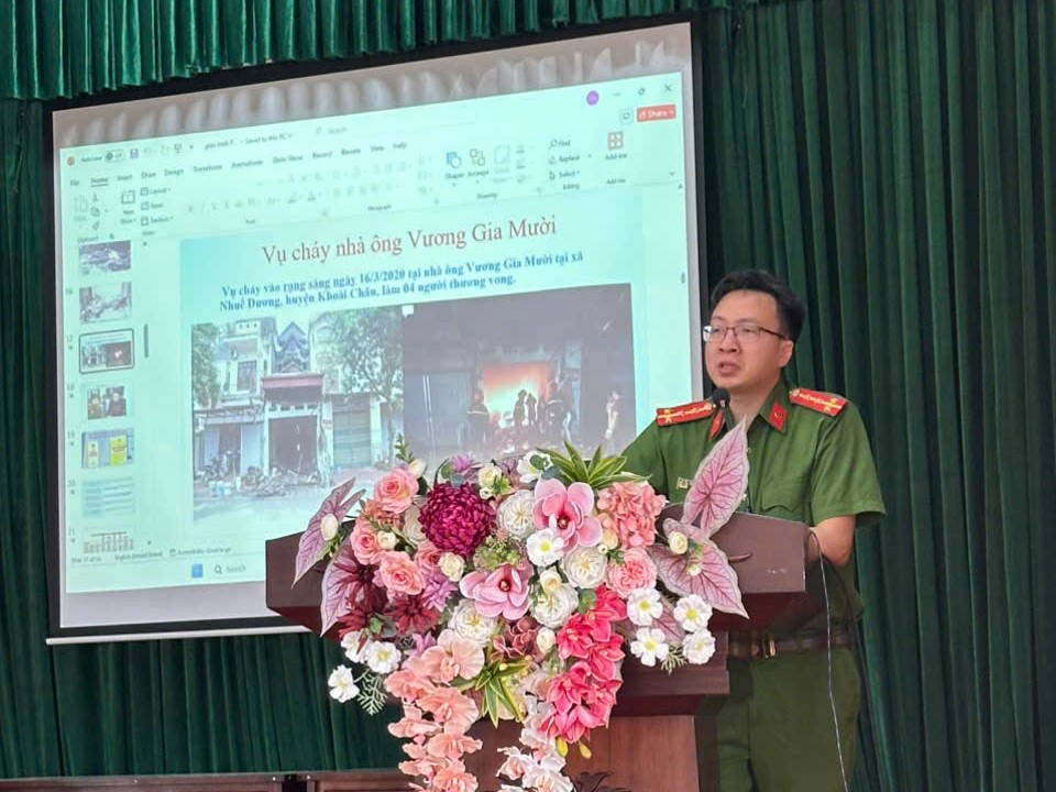 Công an xã Nguyễn Văn Linh nâng cao kỹ năng phòng cháy, chữa cháy và cứu nạn, cứu hộ cho các lực lượng tại cơ sở