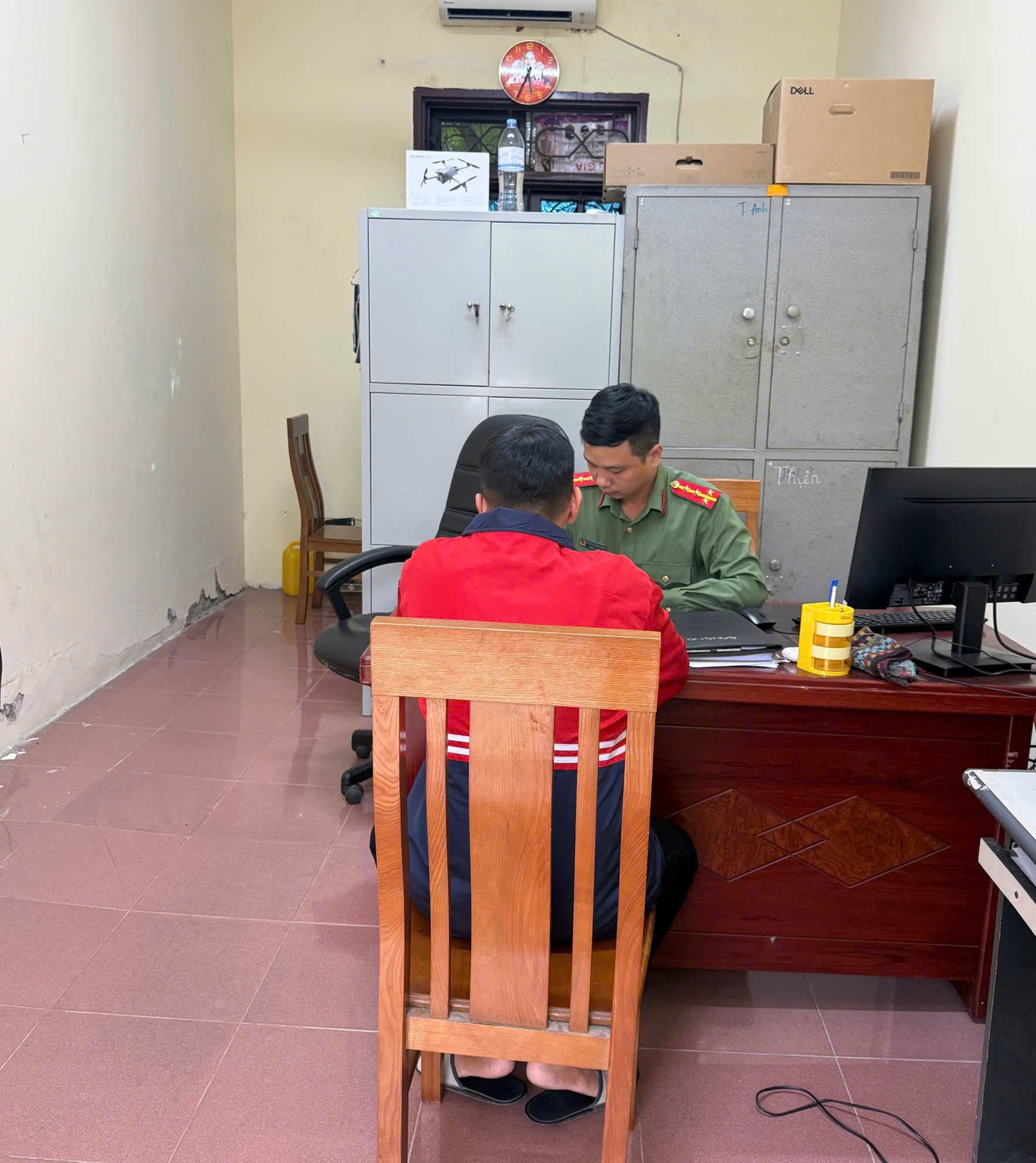 Công an xã Nguyễn Văn Linh làm việc với trường hợp bình luận trên trang facebook của đối tượng phản động