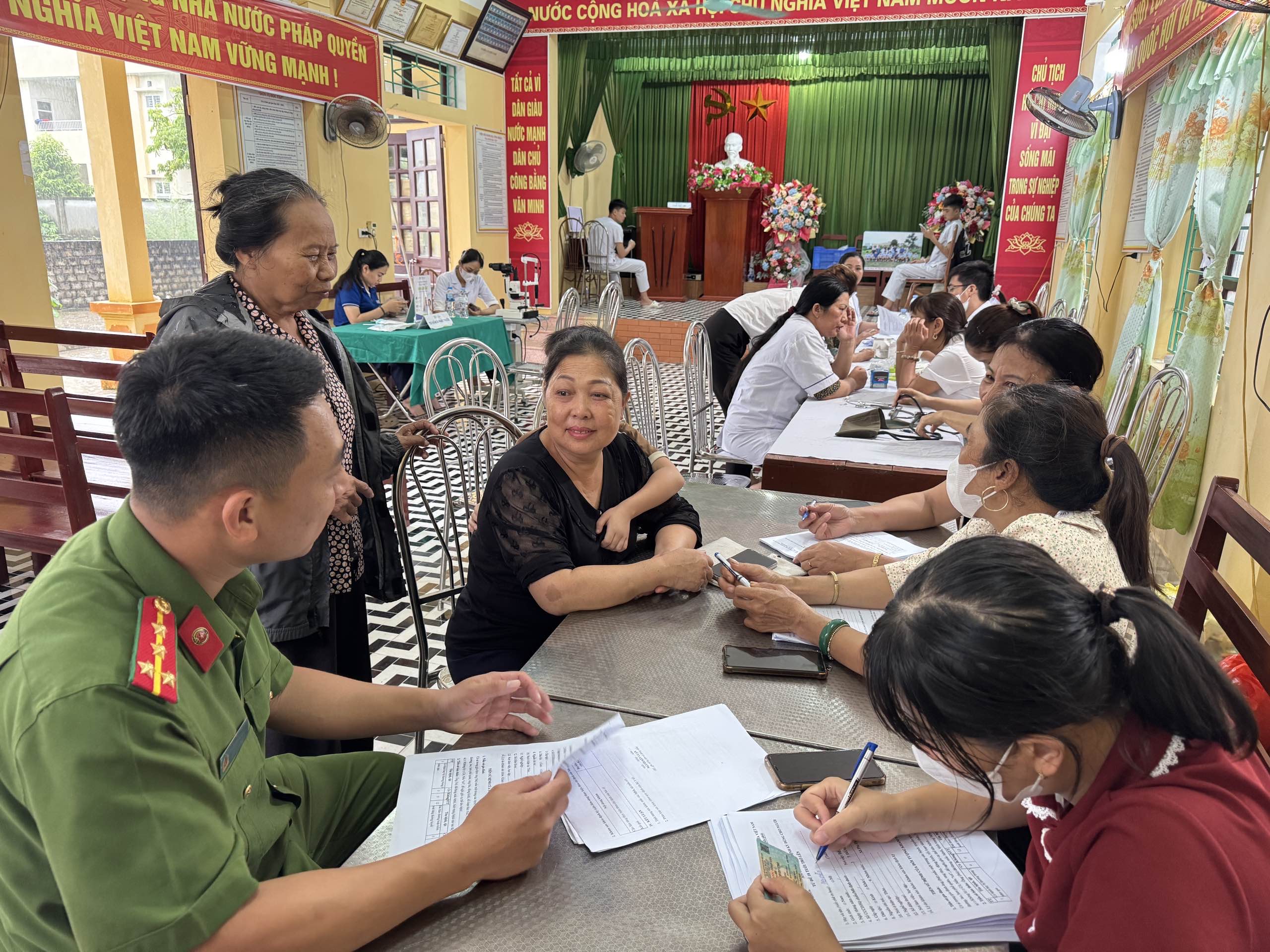 Công an xã Phụ Dực phối hợp triển khai chương trình khám sức khỏe toàn dân, chung tay vì sức khỏe cộng đồng