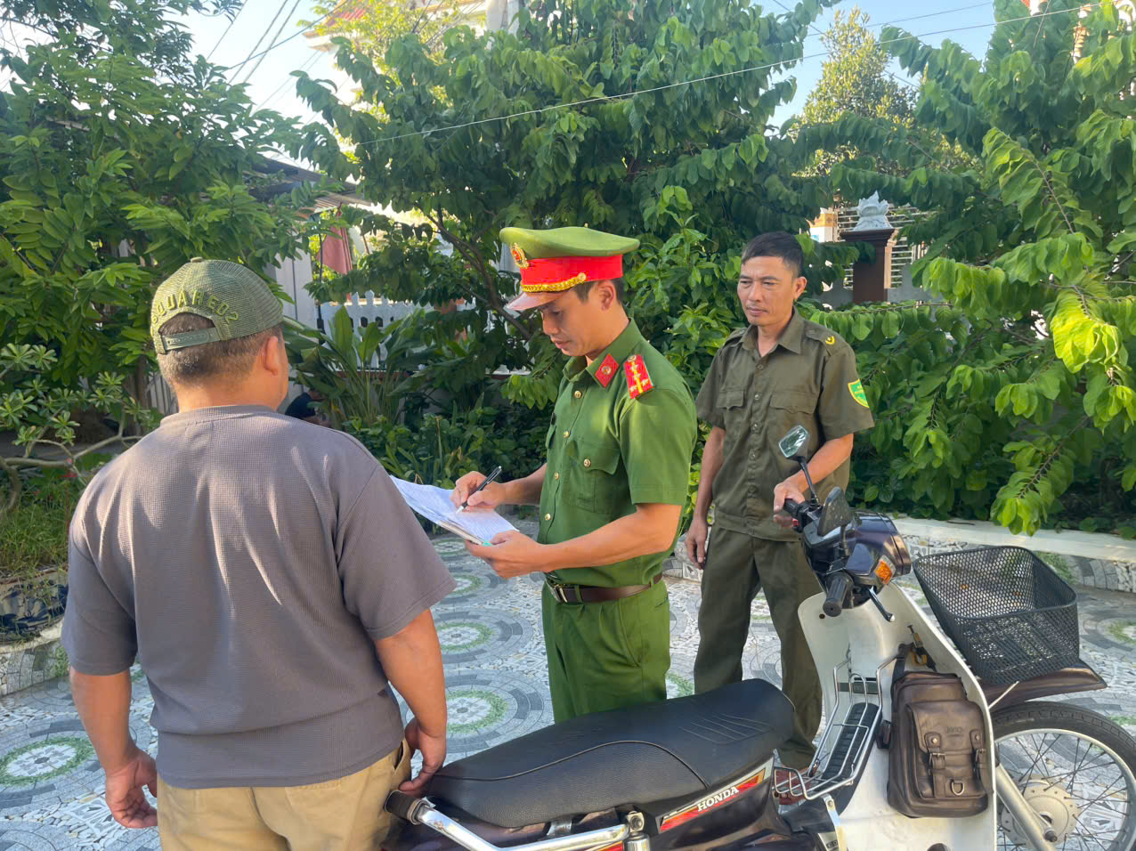 Công an xã Quang Hưng quyết tâm hoàn thành chỉ tiêu Kế hoạch cao điểm 100 ngày làm sạch dữ liệu đăng ký phương tiện