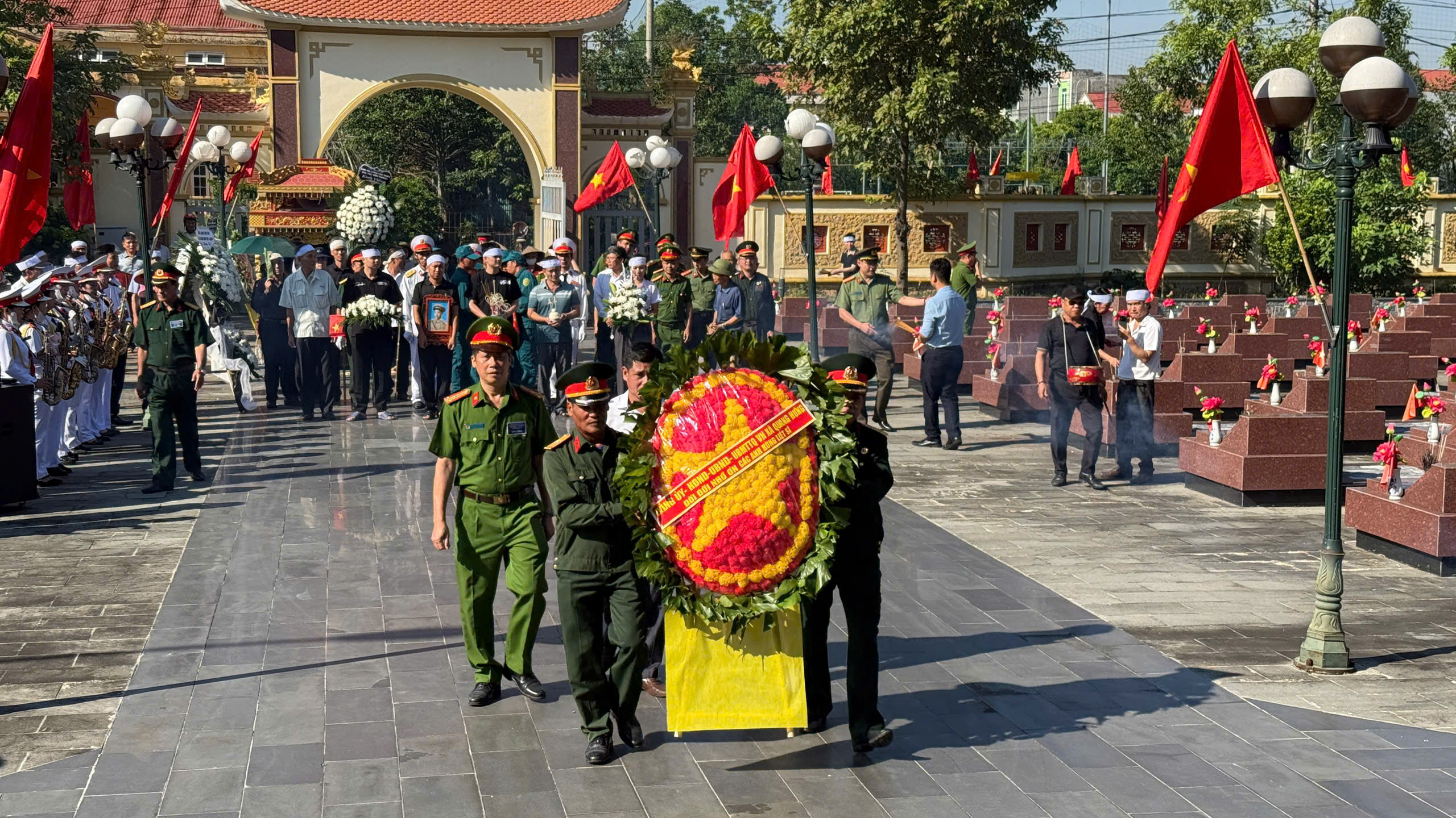 Công an xã Quang Hưng chủ trì làm tốt công tác bảo đảm an ninh, trật tự Lễ đón nhận và an táng hài cốt liệt sĩ Nguyễn Văn Đồng