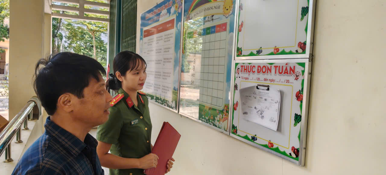 Công an xã Quang Hưng chủ trì phối hợp kiểm tra vệ sinh an toàn thực phẩm tại các bếp ăn bán trú và cơ sở giáo dục mầm non trên địa bàn xã