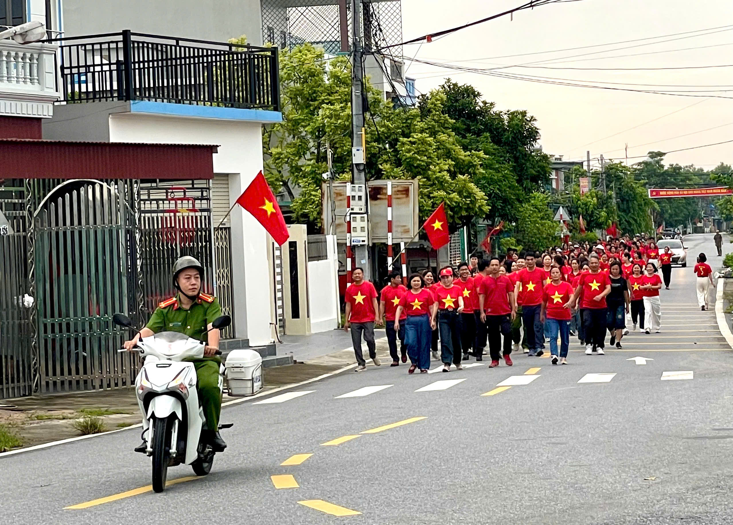Công an xã Quang Lịch làm tốt công tác bảo vệ ANTT, ATGT, phối hợp tổ chức thành công hoạt động “Cùng Việt Nam tiến bước” năm 2026 trên địa bàn xã