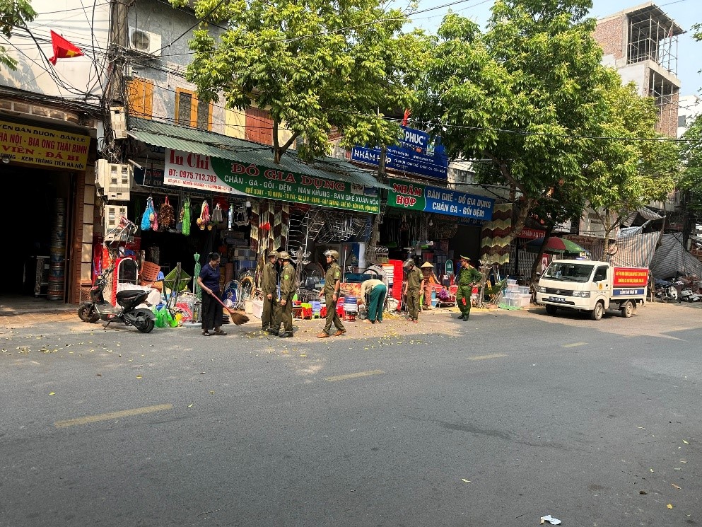 Công an xã Quỳnh Phụ tăng cường công tác bảo đảm trật tự công cộng và hành lang an toàn giao thông