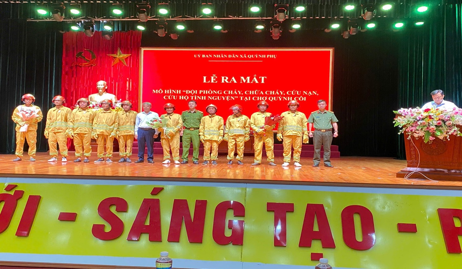 Công an xã Quỳnh Phụ tham mưu ra mắt mô hình “Đội phòng cháy, chữa cháy và cứu nạn, cứu hộ tình nguyện” chợ Quỳnh Côi và huấn luyện nghiệp vụ cho lực lượng dân phòng cơ sở năm 2026
