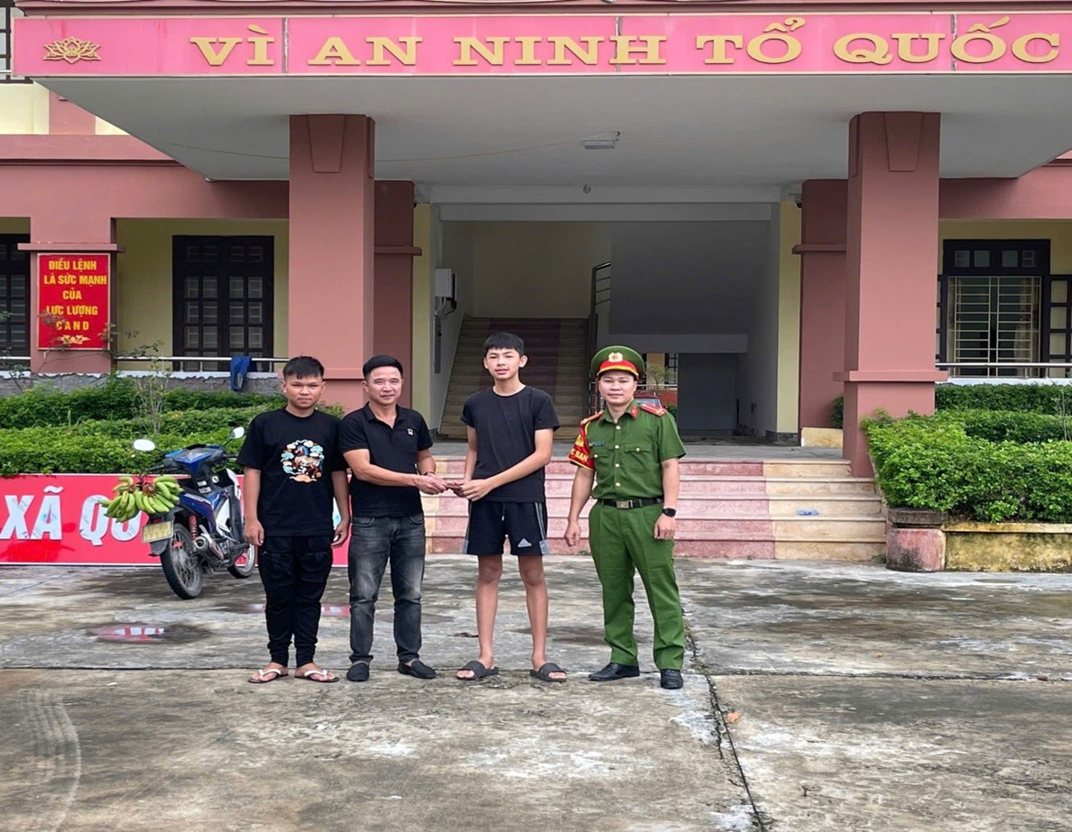 Công an xã Quỳnh Phụ hỗ trợ trao trả tài sản, lan tỏa nghĩa cử đẹp trong cộng đồng