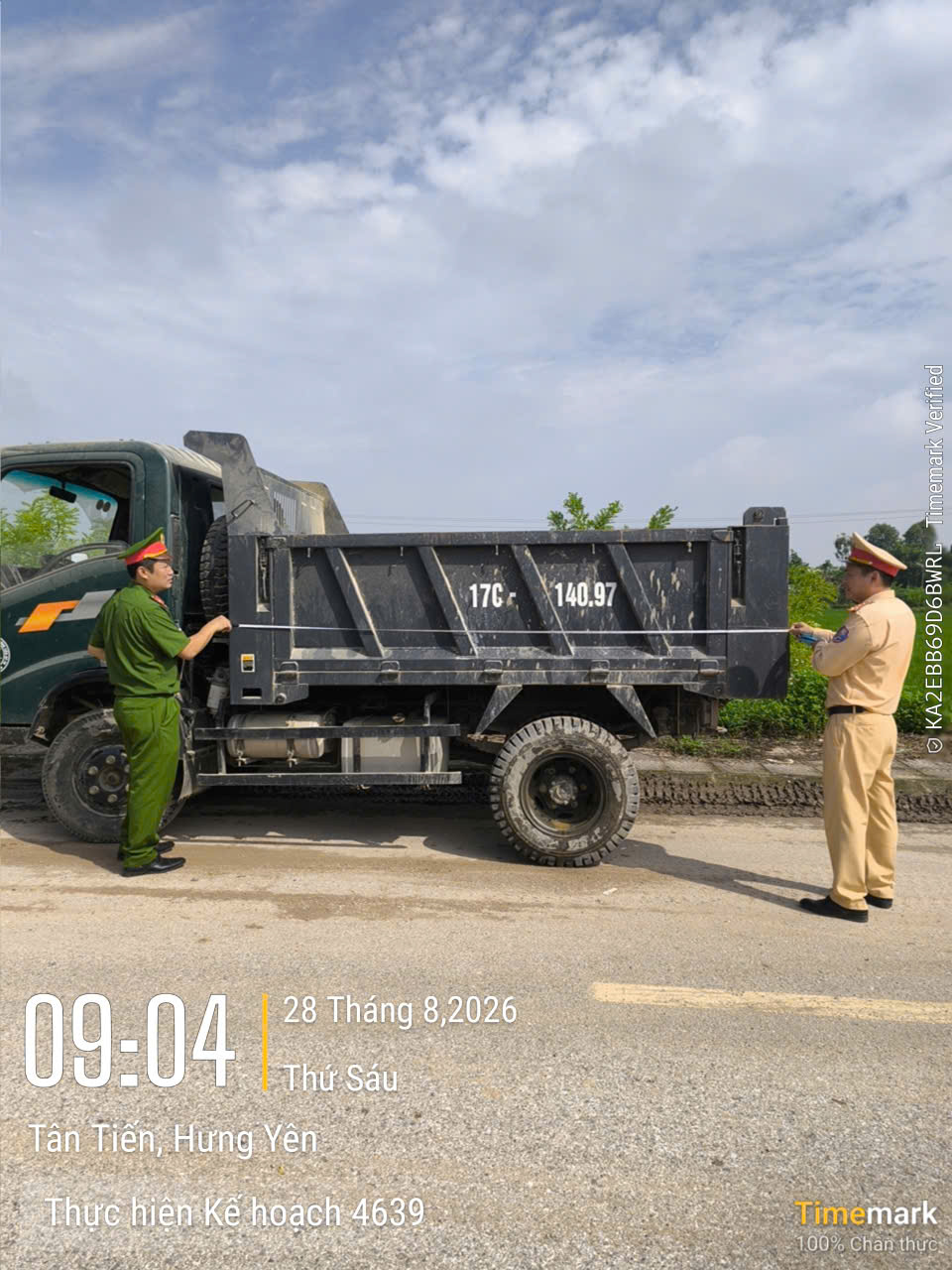 Công an xã Tân Tiến phối hợp tổng rà soát phương tiện, góp phần bảo đảm trật tự, an toàn giao thông trên địa bàn