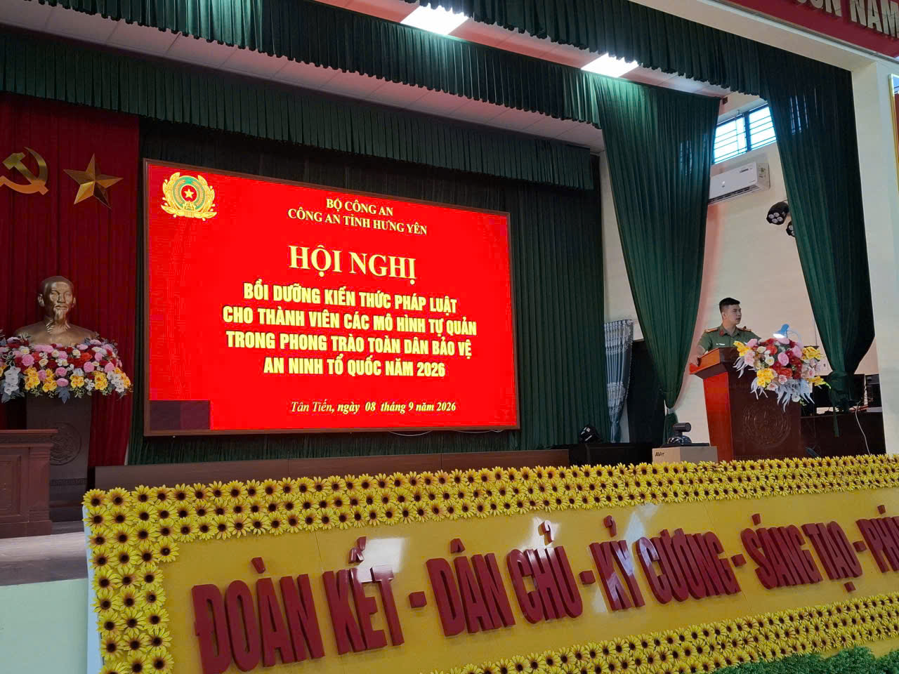 Công an xã Tân Tiến phối hợp tổ chức bồi dưỡng kiến thức pháp luật cho thành viên các mô hình tự quản về ANTT