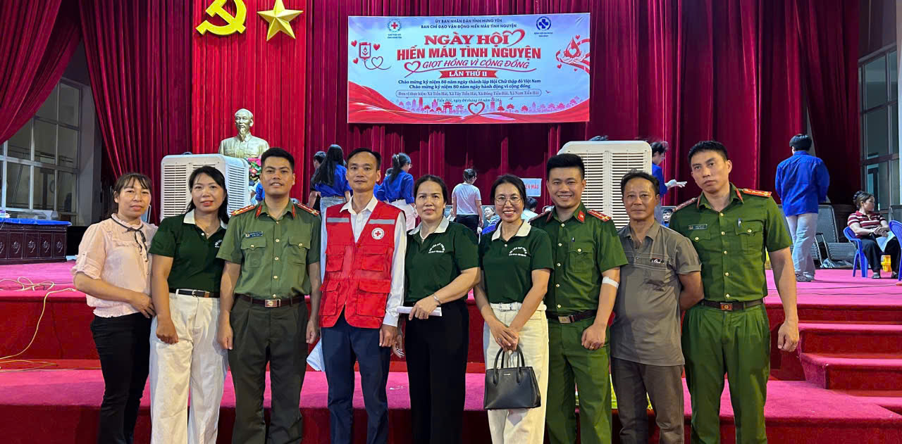 Tuổi trẻ Công an xã Tây Tiền Hải tích cực tham gia hiến máu tình nguyện