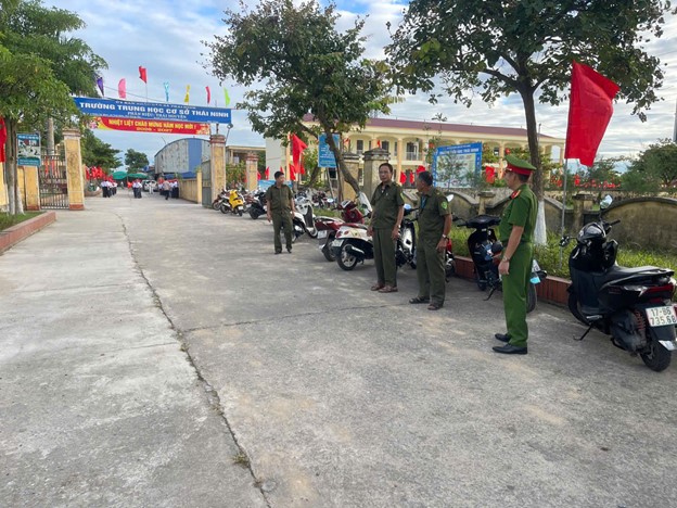 Công an xã Thái Ninh phối hợp lực lượng ANTT cơ sở bảo  đảm an ninh trật tự Ngày khai giảng