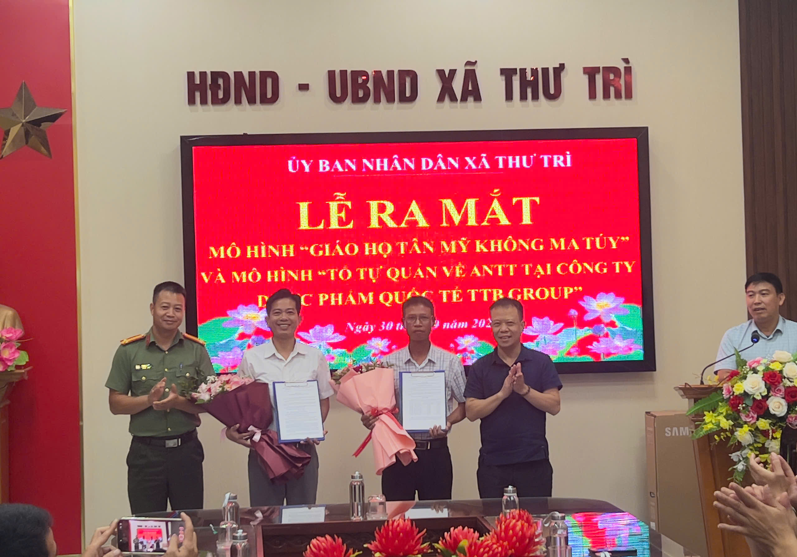 Xã Thư Trì tổ chức Lễ ra mắt 02 mô hình tự quản về bảo vệ an ninh, trật tự tại Giáo họ Tân Mỹ và Công ty dược phẩm quốc tế TTB GROUP