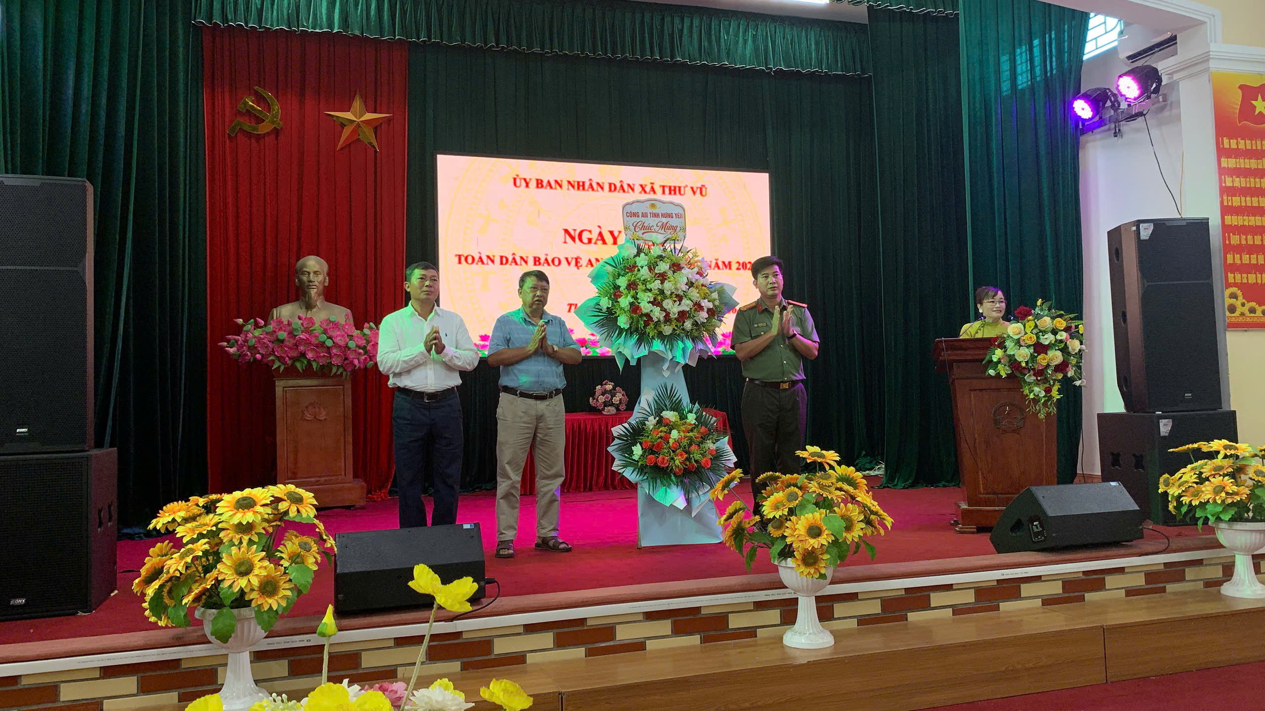 Công an xã Thư Vũ phối hợp tổ chức Ngày hội Toàn dân bảo vệ an ninh Tổ quốc năm 2026 “điểm”