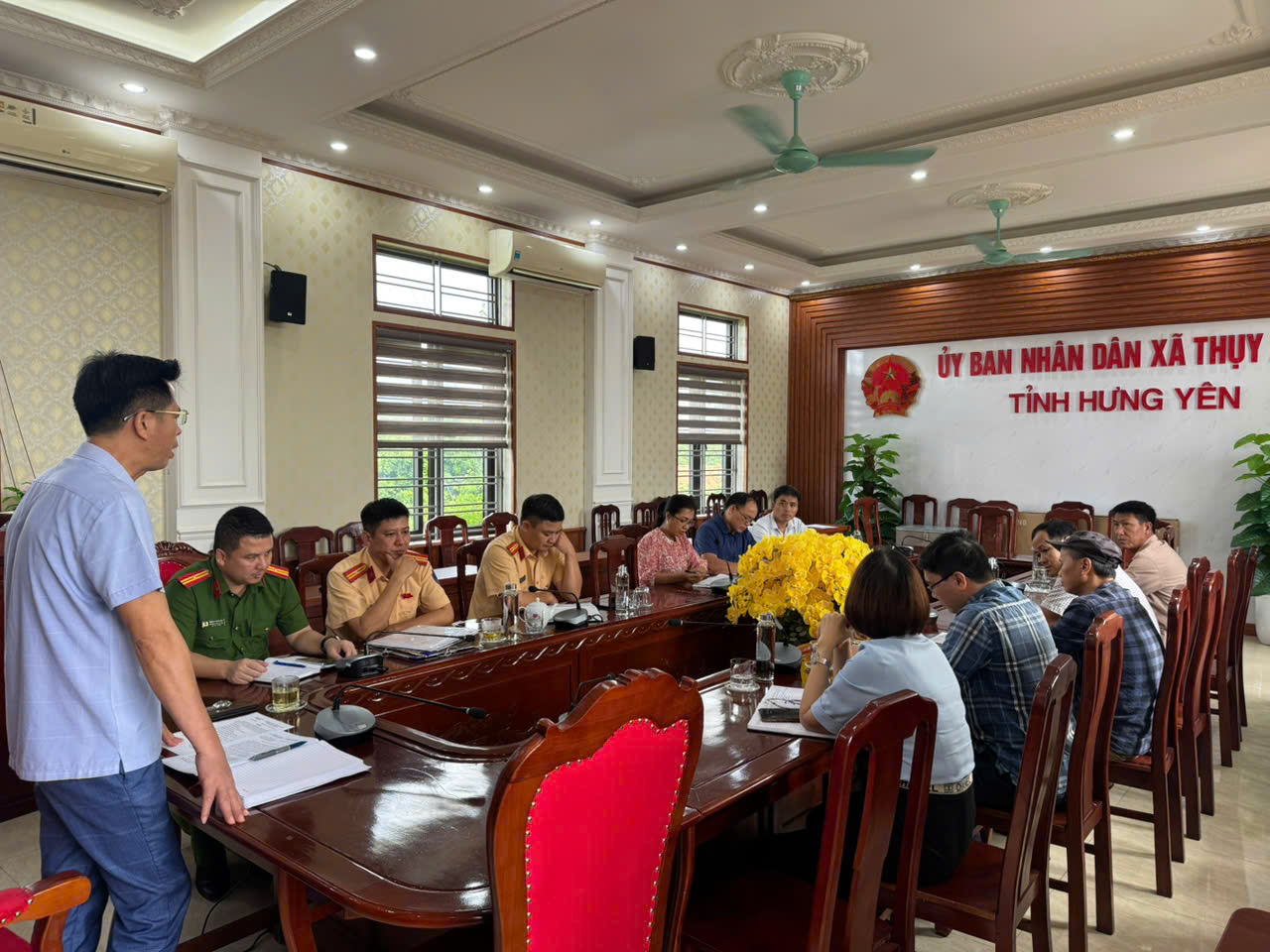 Công an xã Thụy Anh phối hợp làm việc, tuyên truyền, quán triệt các quy định pháp luật đến chủ bến kinh doanh vật liệu xây dựng