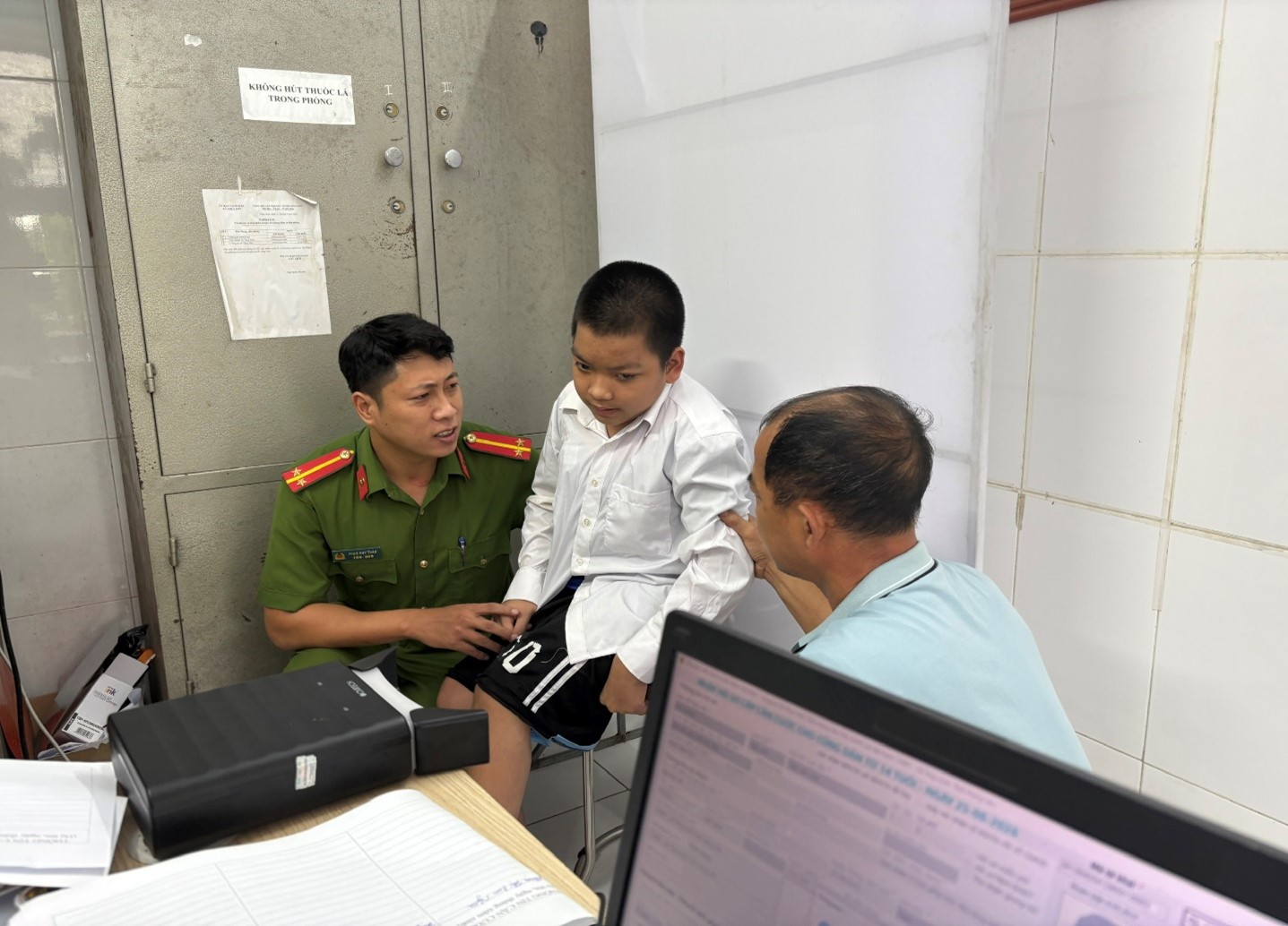 Công an xã Thụy Anh - Vì nhân dân phục vụ, hỗ trợ người khuyết tật trong công tác cấp Căn cước