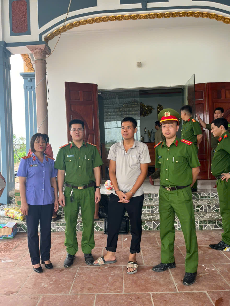 Khởi tố, bắt tạm giam đối tượng lừa đảo chiếm đoạt điện thoại trị giá 19 triệu đồng