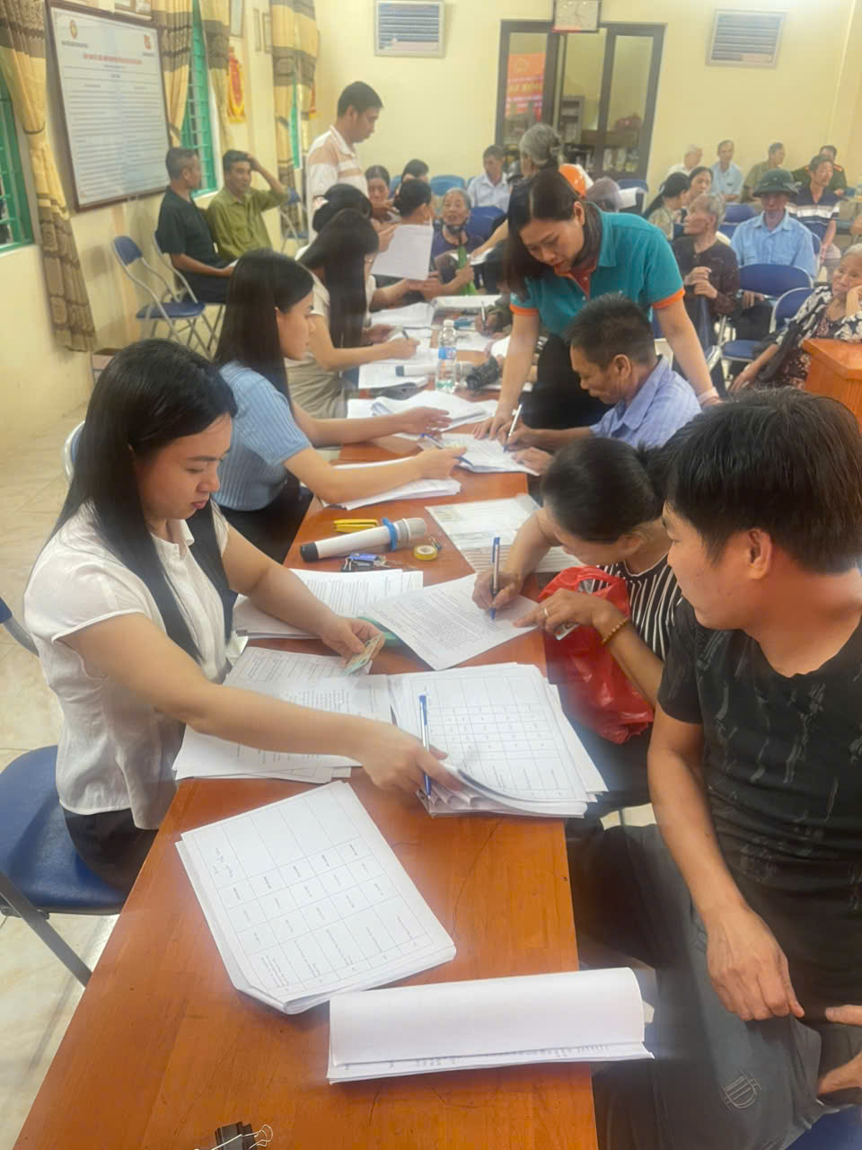 Công an xã Tiên Lữ bảo đảm an ninh, trật tự, phục vụ chi trả tiền bồi thường, hỗ trợ, tái định cư giải phóng mặt bằng.