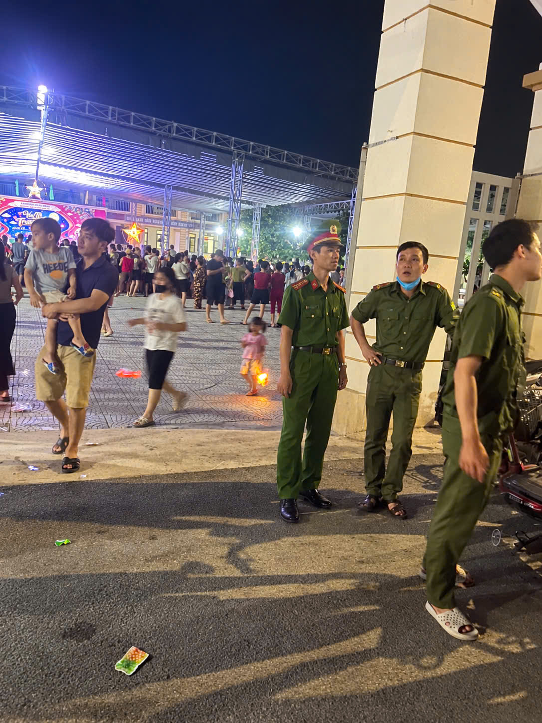 Công an xã Tiên Lữ chủ động bảo đảm an ninh, an toàn dịp Tết Trung thu vì niềm vui của thiếu nhi, vì bình yên của Nhân dân