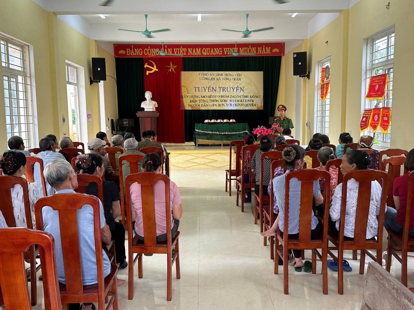 Công an xã Tống Trân tham mưu UBND xã xây dựng mô hình “nhóm Zalo cộng đồng” đến từng thôn xóm