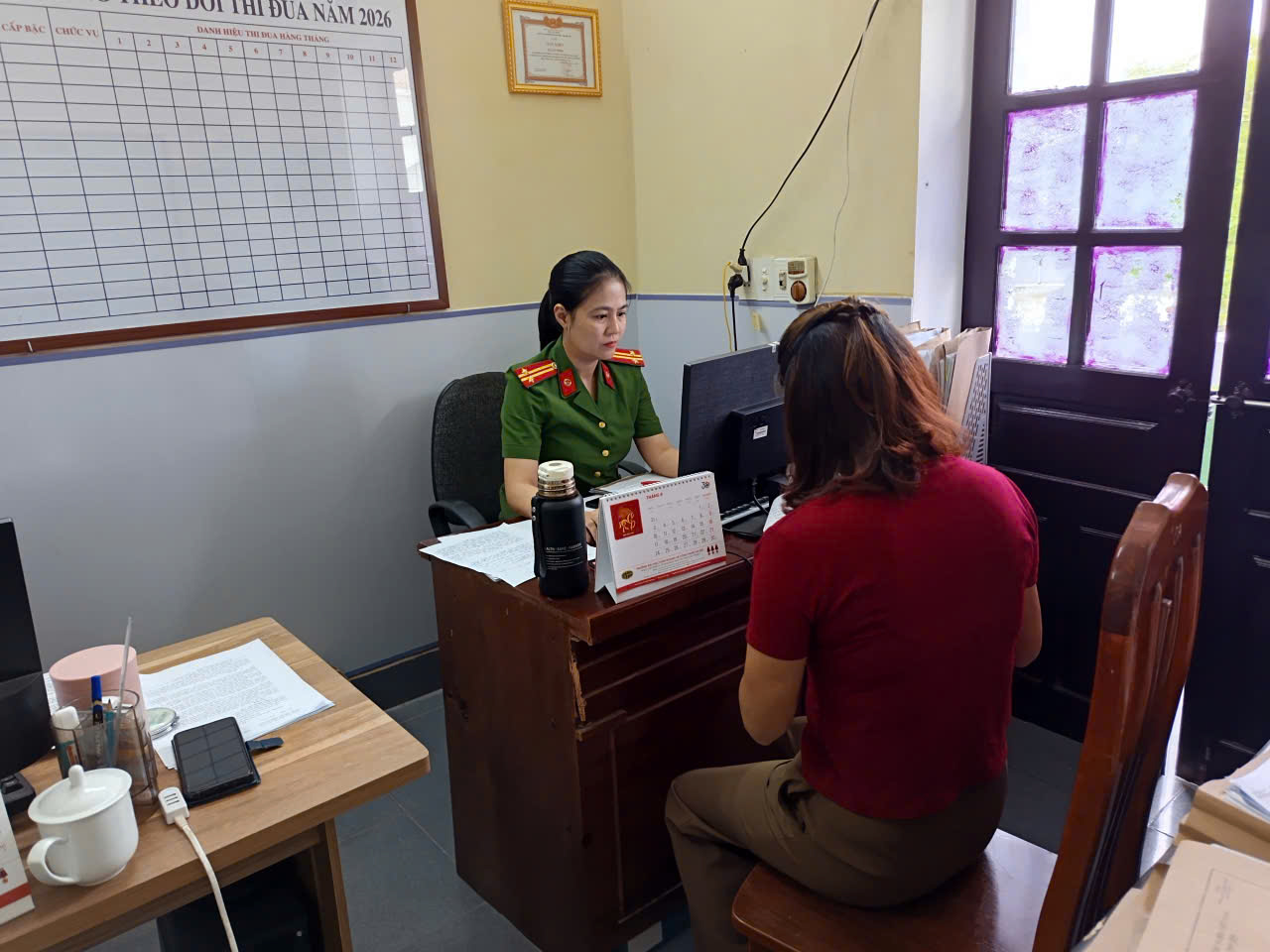 Công an xã Trà Giang làm việc với công dân đăng tải thông tin sai sự thật về chế độ, chính sách