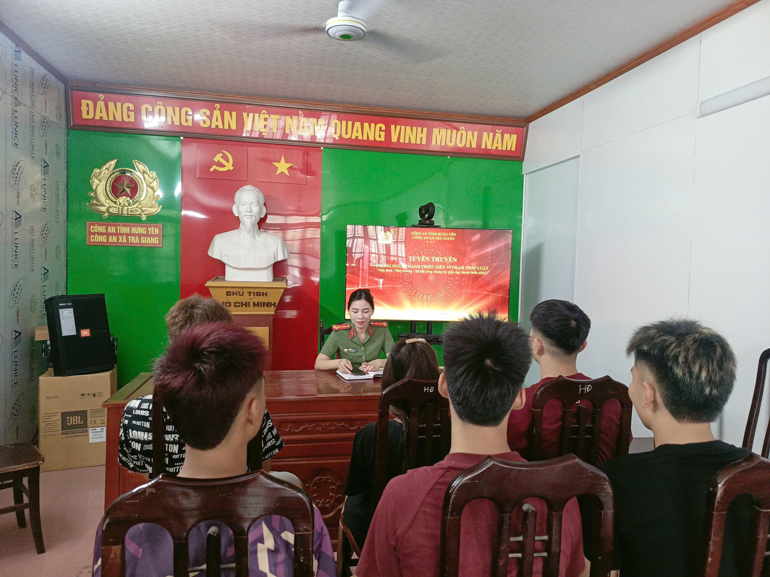 Công an xã Trà Giang tuyên truyền pháp luật, phòng ngừa vi phạm cho thanh thiếu niên hư