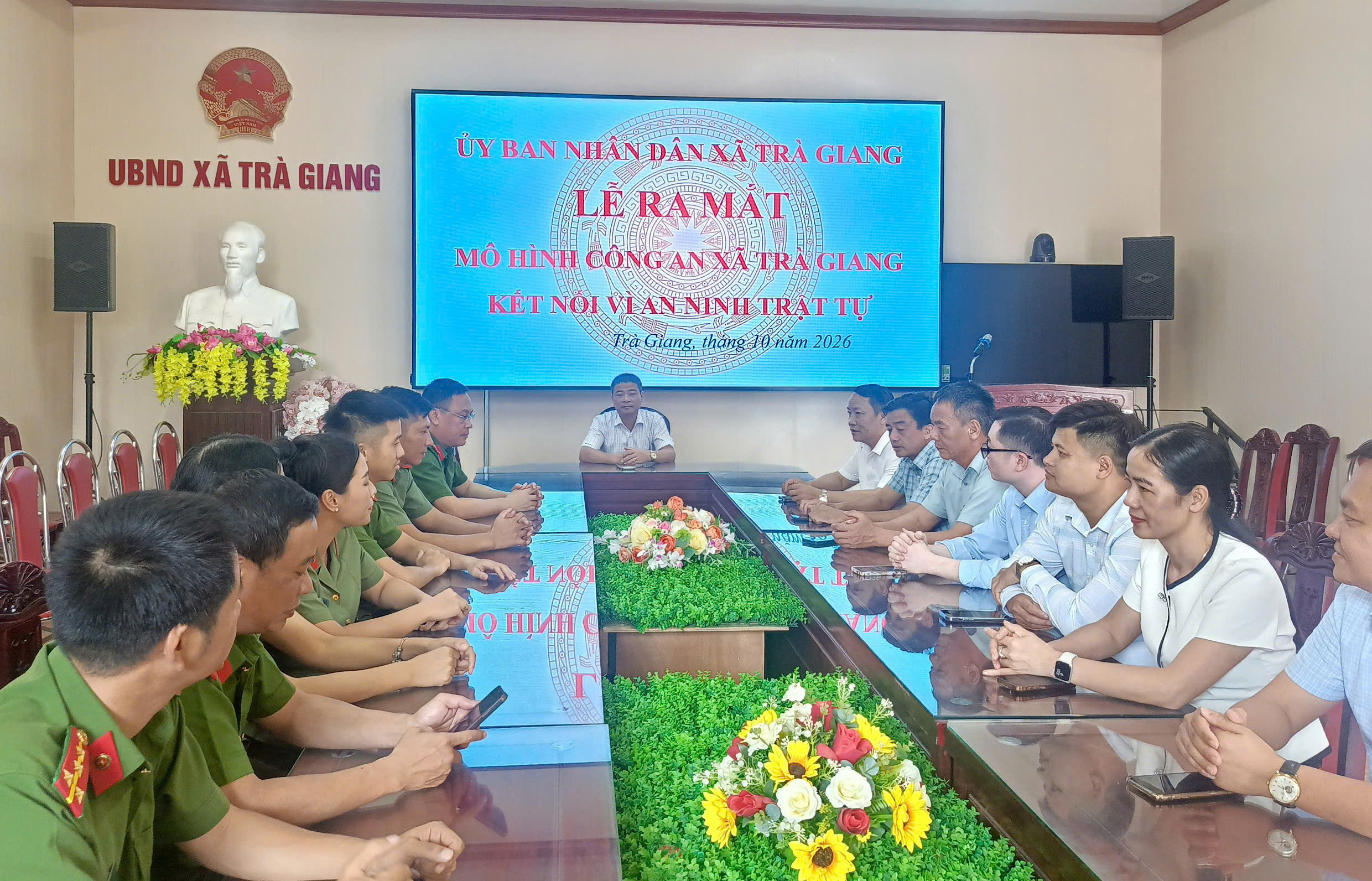 Công an xã Trà Giang tham mưu UBND xã ra mắt mô hình Zalo “Công an xã Trà Giang - Kết nối vì an ninh trật tự”