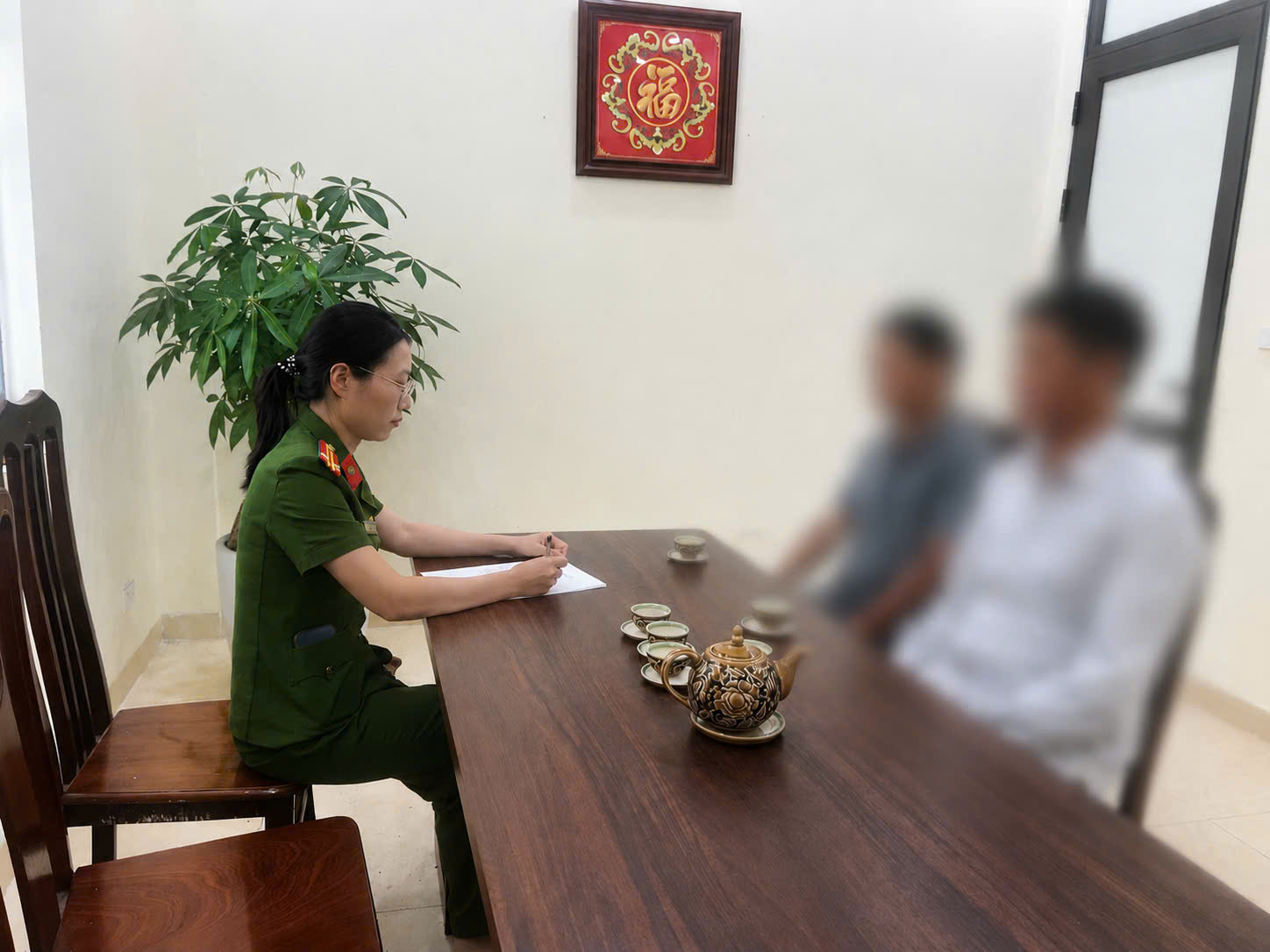Công an xã Văn Giang chủ động bám địa bàn phối hợp giải quyết mâu thuẫn trong nhân dân
