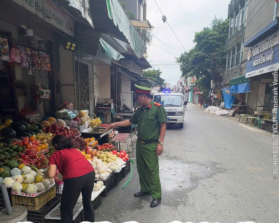 Công an xã Văn Giang tăng cường tuần tra, bảo đảm trật tự an toàn giao thông và trật tự công cộng