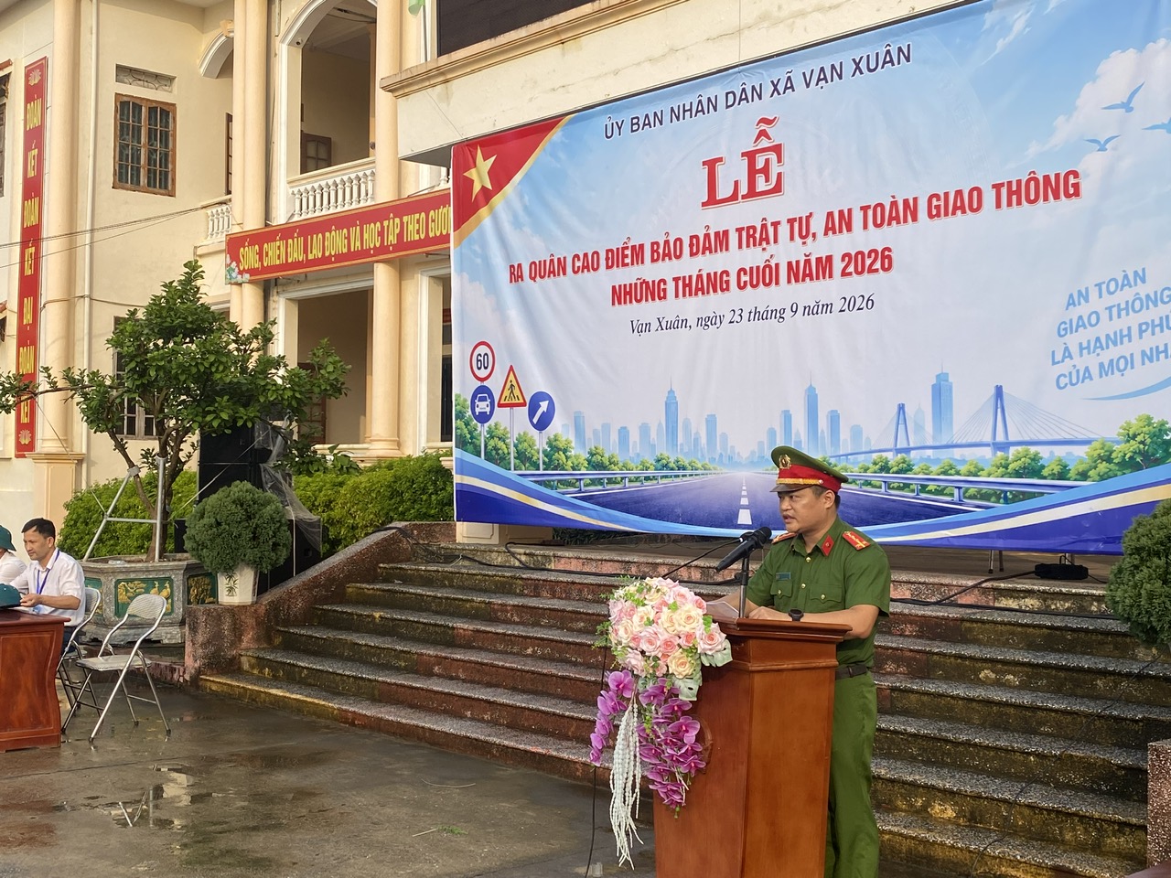 Xã Vạn Xuân tổ chức Lễ ra quân cao điểm bảo đảm trật tự, an toàn giao thông những tháng cuối năm 2026