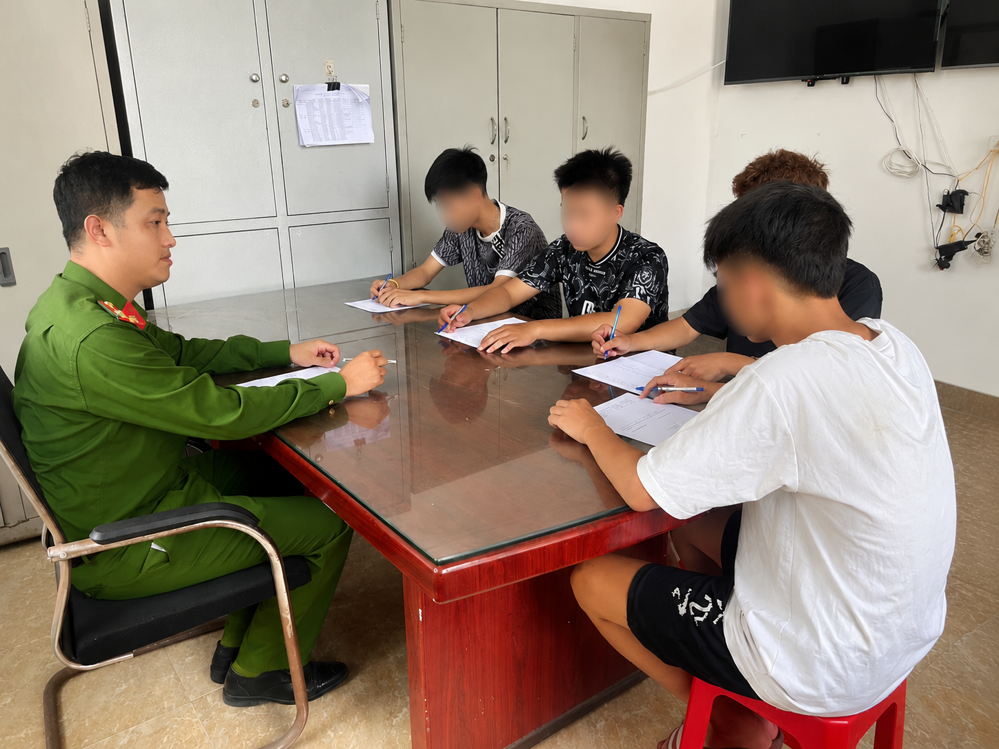 Công an xã Vạn Xuân tăng cường giáo dục thanh, thiếu niên, chủ động phòng ngừa “Tội phạm đường phố”
