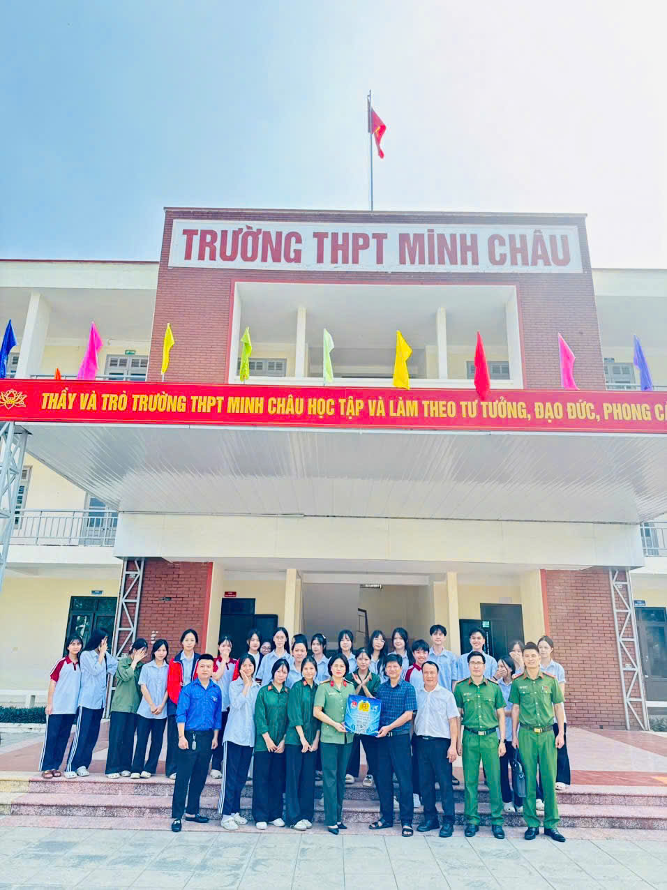 Triển khai mô hình “Đồng hành cùng tuổi trẻ Việt Yên - Vững bước tương lai” đến các trường học trên địa bàn xã Việt Yên