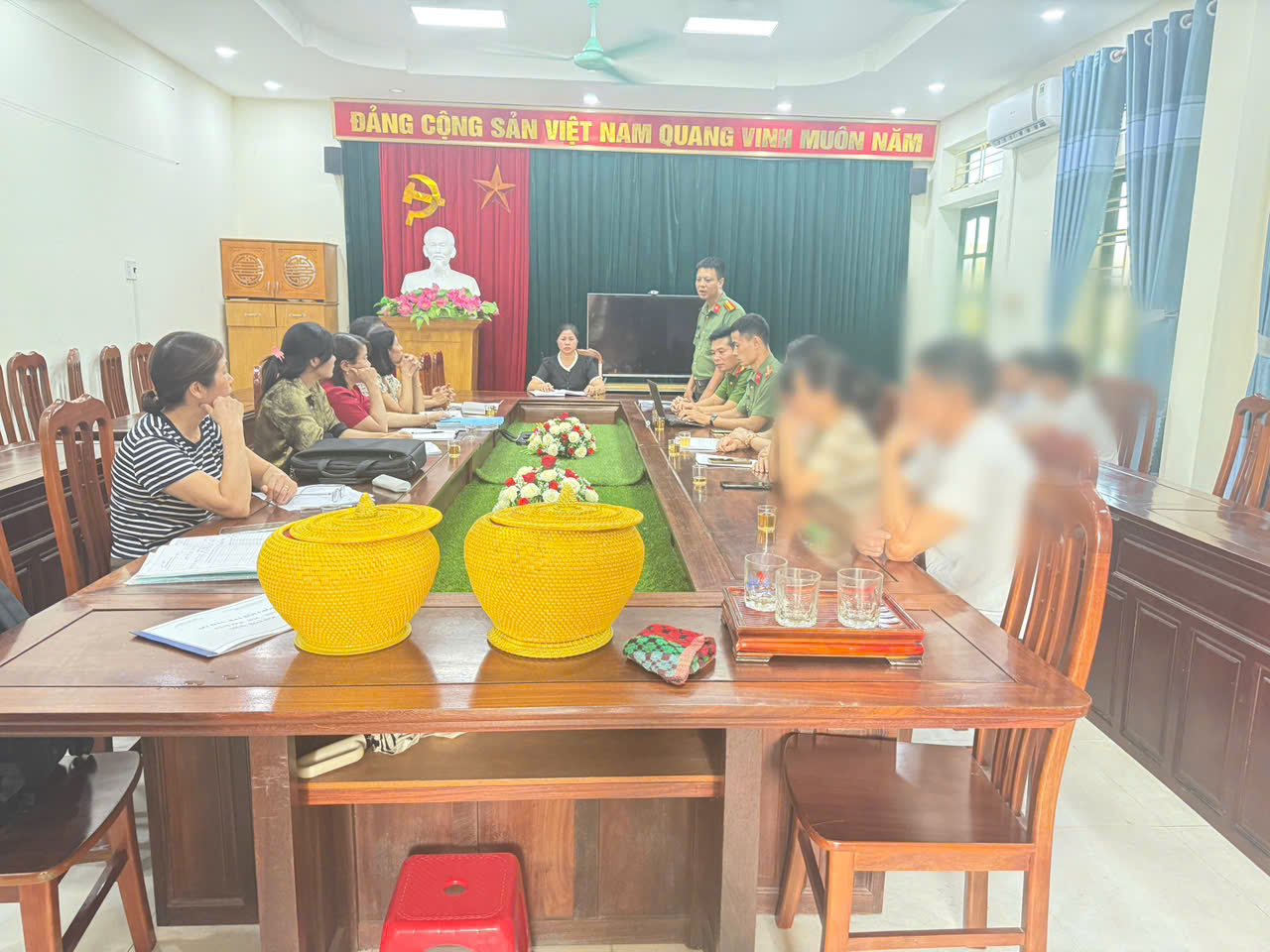 Công an xã Vũ Thư tăng cường phối hợp với nhà trường, gia đình trong quản lý học sinh trên không gian mạng, phòng ngừa vi phạm trật tự an toàn giao thông