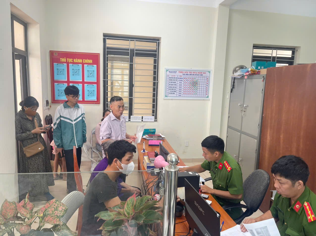 Công an xã Xuân Trúc thực hiện cao điểm 45 ngày đêm rà soát, thu thập thông tin thân nhân liệt sĩ chưa xác định danh tính