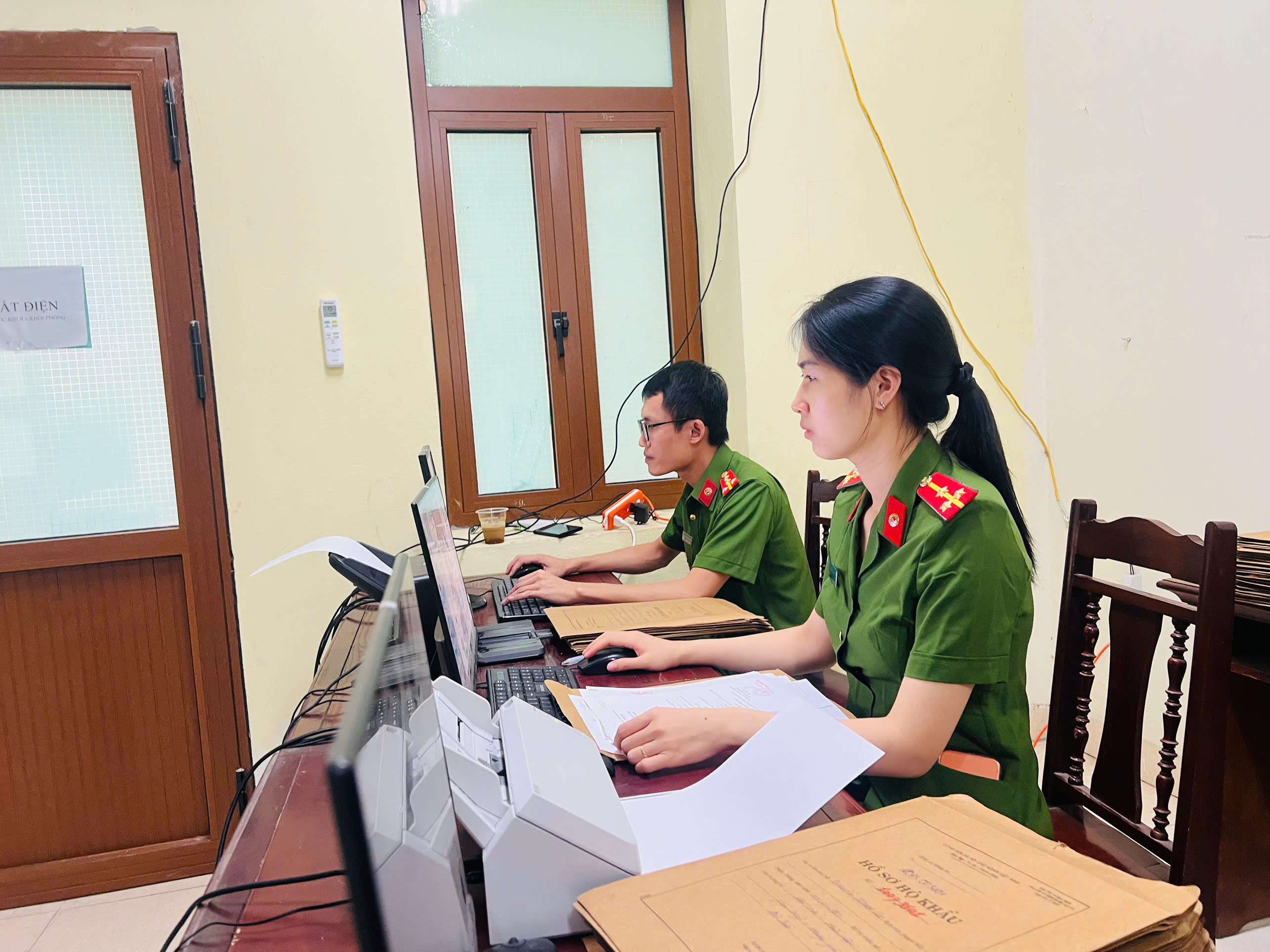 Công an xã Yên Mỹ tập trung đẩy nhanh tiến độ số hóa hồ sơ cư trú