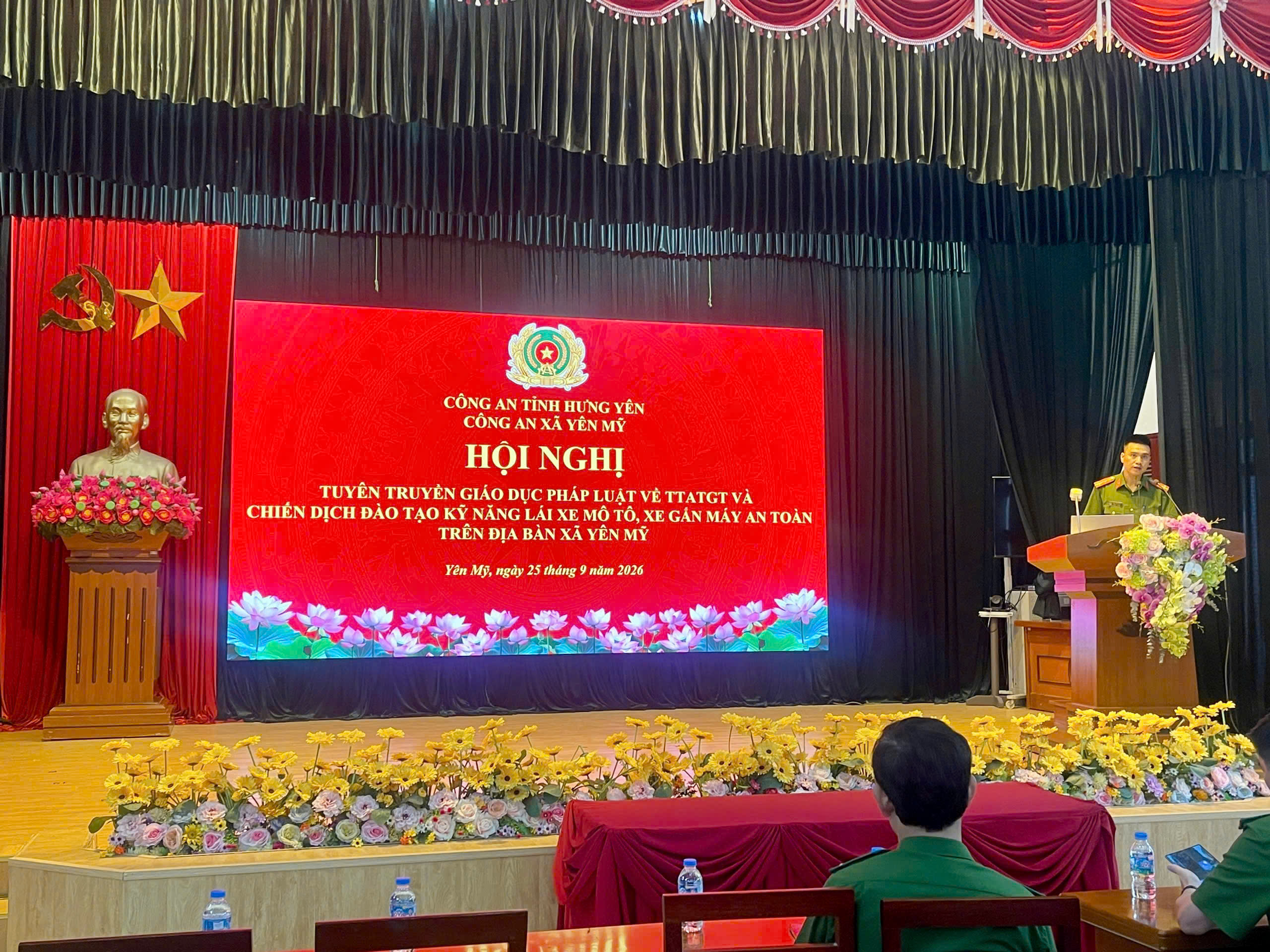Công an xã Yên Mỹ tổ chức tuyên truyền pháp luật về trật tự, an toàn giao thông và đào tạo kỹ năng lái xe an toàn