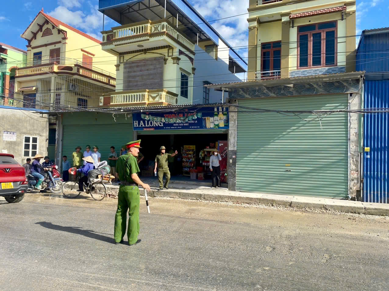 Công an xã Yên Mỹ bảo đảm an ninh, trật tự phục vụ thi công, giải tỏa hành lang an toàn giao thông