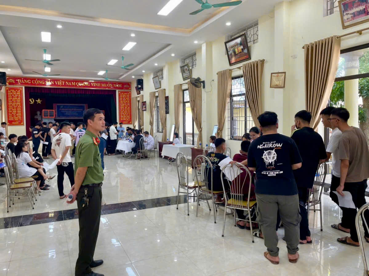 Công an xã Yên Mỹ bảo đảm an ninh, trật tự phục vụ khám sơ tuyển sức khỏe nghĩa vụ quân sự và nghĩa vụ tham gia Công an nhân dân năm 2027