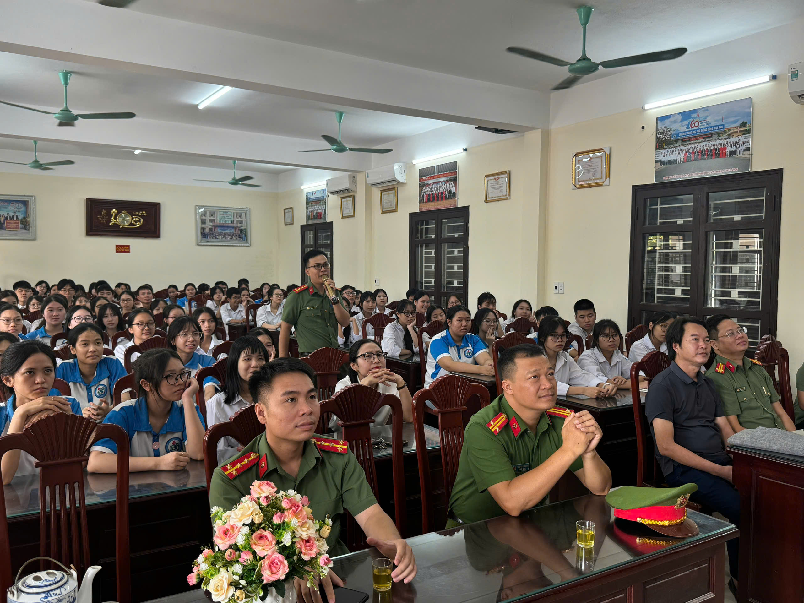 Phòng An ninh đối ngoại Công an tỉnh Hưng Yên chủ động đa dạng các hình thức tuyên truyền pháp luật về biển đảo
