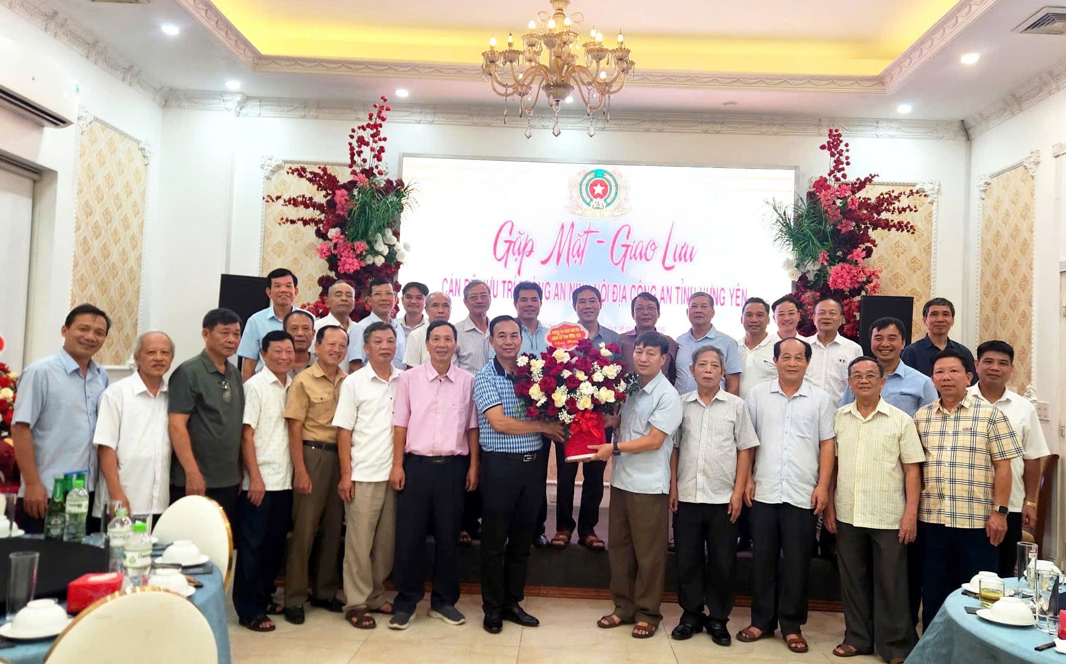 Phòng An ninh nội địa tổ chức gặp mặt cán bộ hưu trí nhân kỷ niệm 81 năm Ngày truyền thống lực lượng Công an nhân dân Việt Nam (19/8/1945- 19/8/2026)