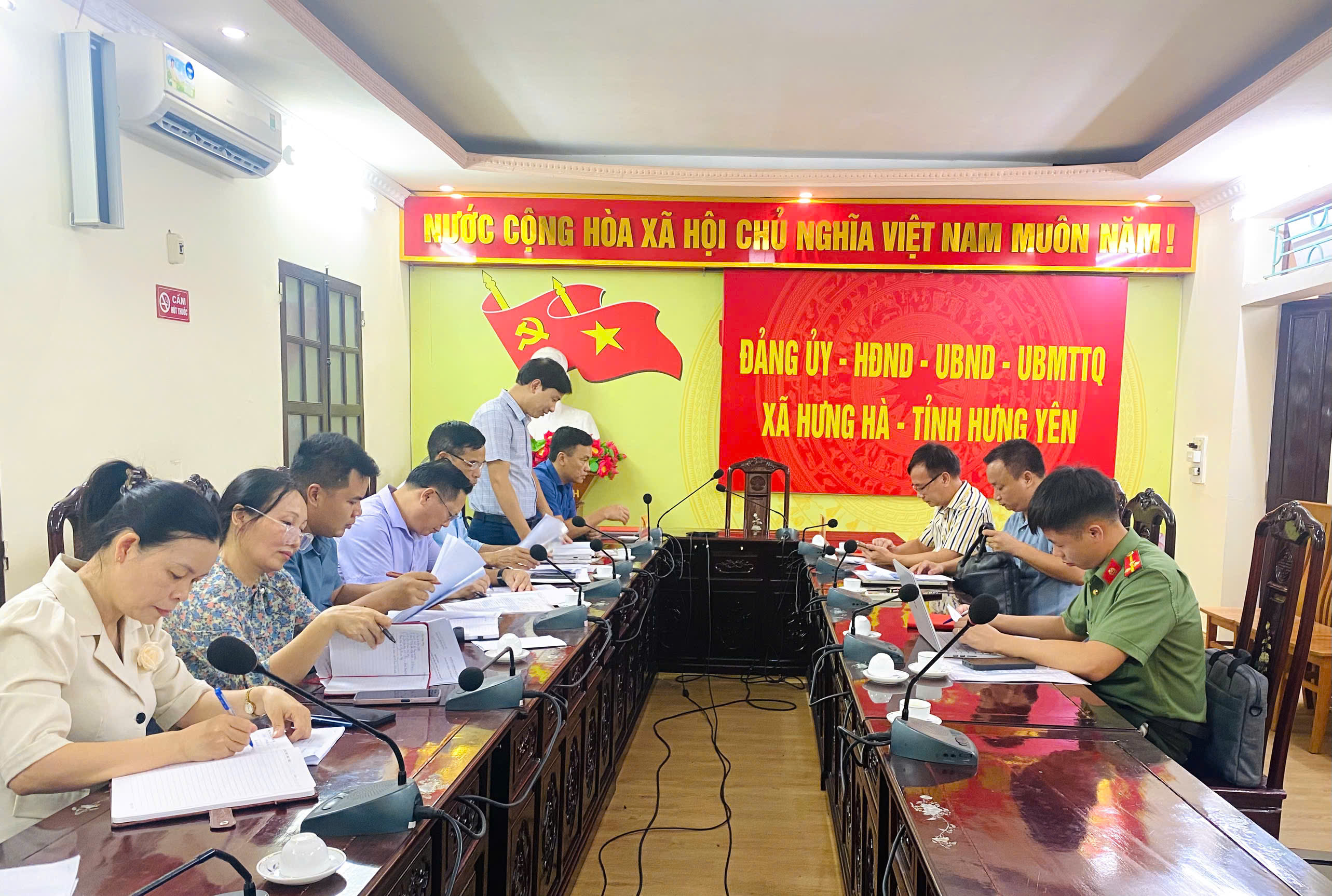 Công an tỉnh Hưng Yên tham gia giám sát, hướng dẫn công tác số hóa, tạo lập dữ liệu hồ sơ đảng viên