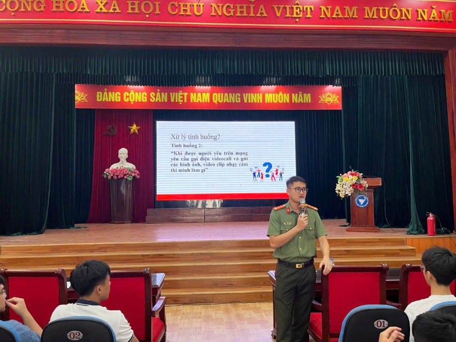 Tuyên truyền bảo vệ dữ liệu cá nhân, phòng ngừa vi phạm pháp luật và lừa đảo trực tuyến tại Đại học Thái Bình và Đại học Y dược Thái Bình