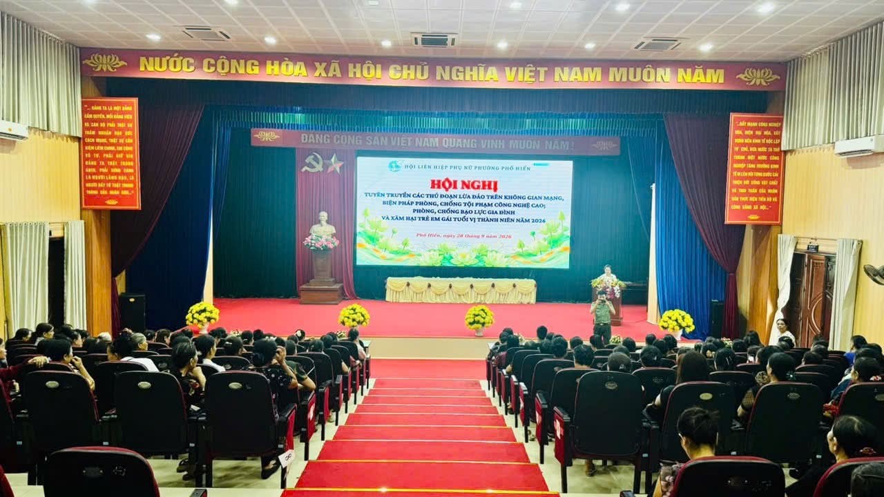Phòng An ninh mạng phối hợp tuyên truyền pháp luật và kỹ năng an toàn trên không gian mạng tại phường Phố Hiến