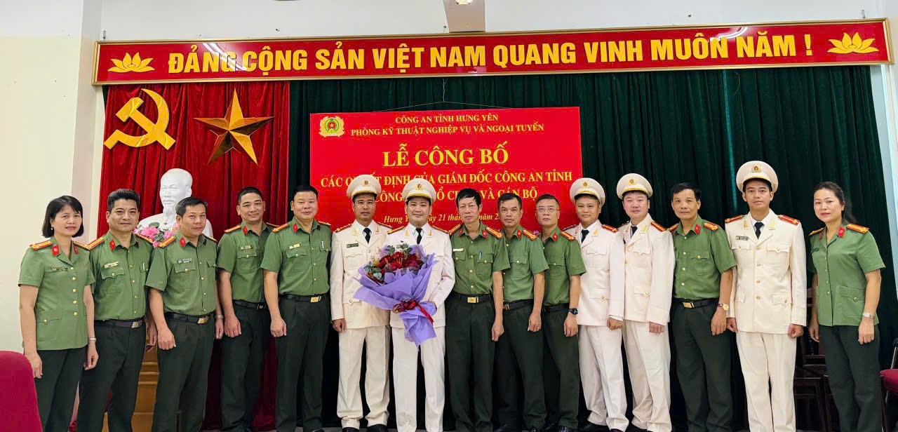 Phòng Kỹ thuật nghiệp vụ và Ngoại tuyến công bố các Quyết định về công tác cán bộ và thành lập Đội Bảo vệ bí mật nhà nước và phòng ngừa tội phạm bằng kỹ thuật nghiệp vụ