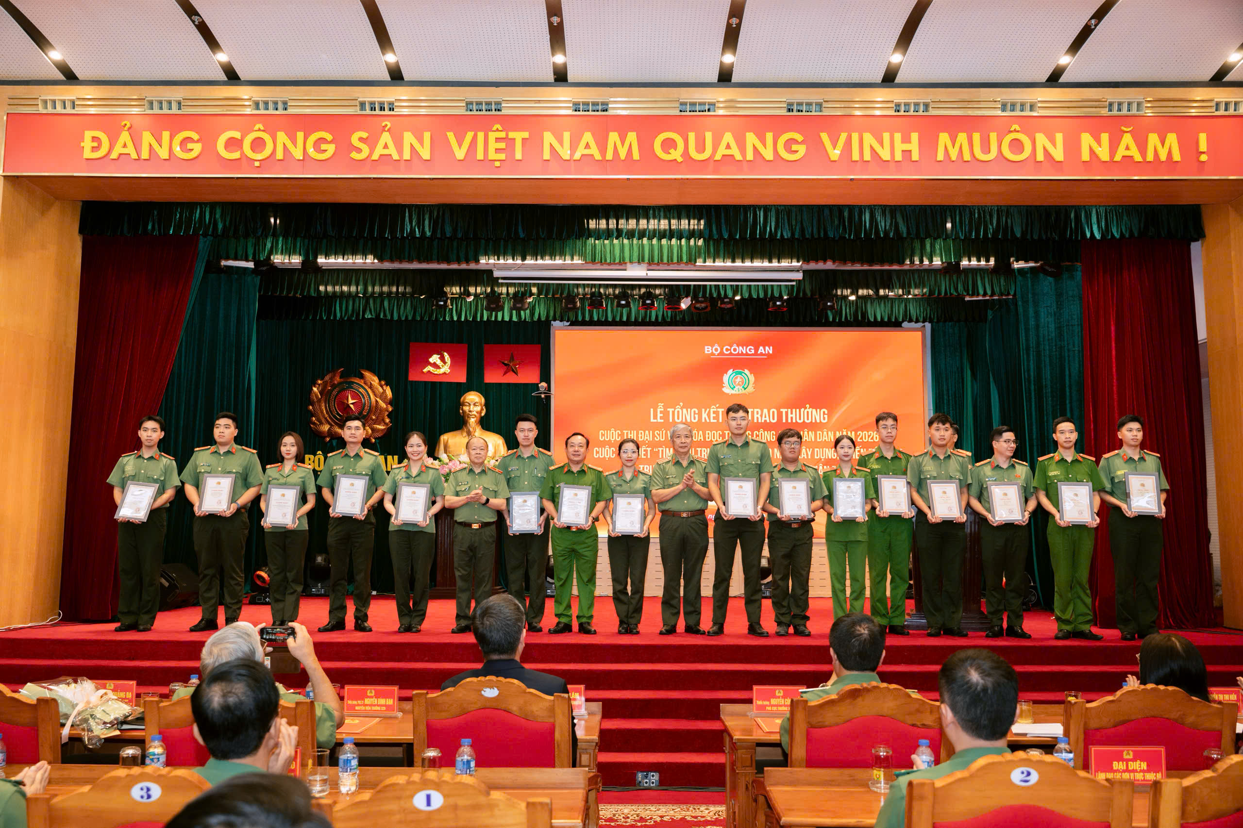 Cán bộ, chiến sĩ Phòng An ninh điều tra tự hào tiếp bước truyền thống cha ông