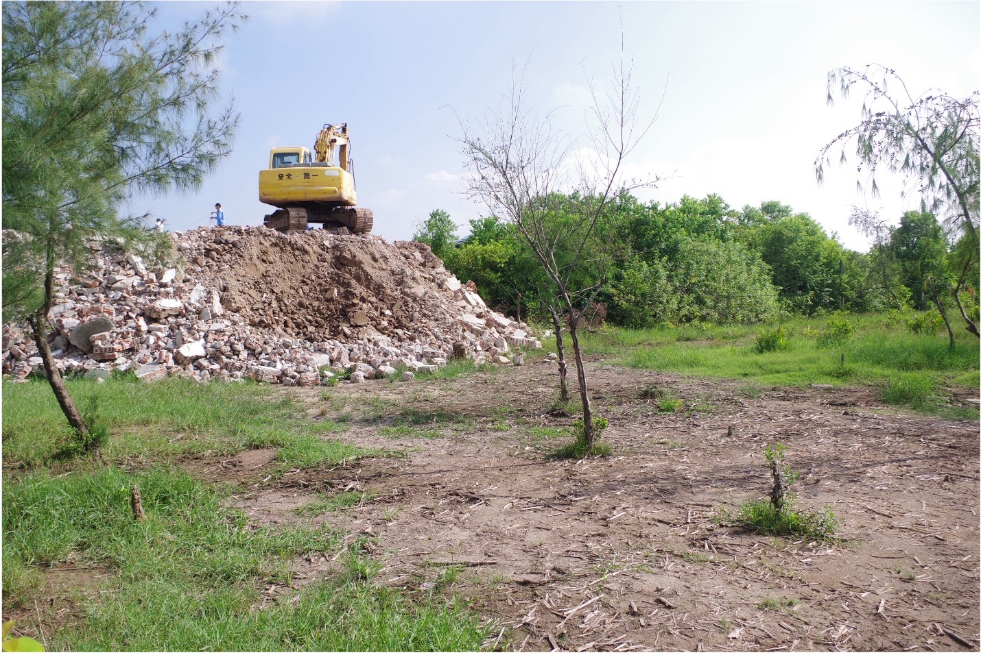 Phòng Cảnh sát kinh tế công an tỉnh Hưng Yên xử lý hành vi chôn, lấp chất thải rắn có dấu hiệu tội phạm gây ô nhiễm môi trường xảy ra tháng 8/2026 tại xã Hưng Phú, tỉnh Hưng Yên