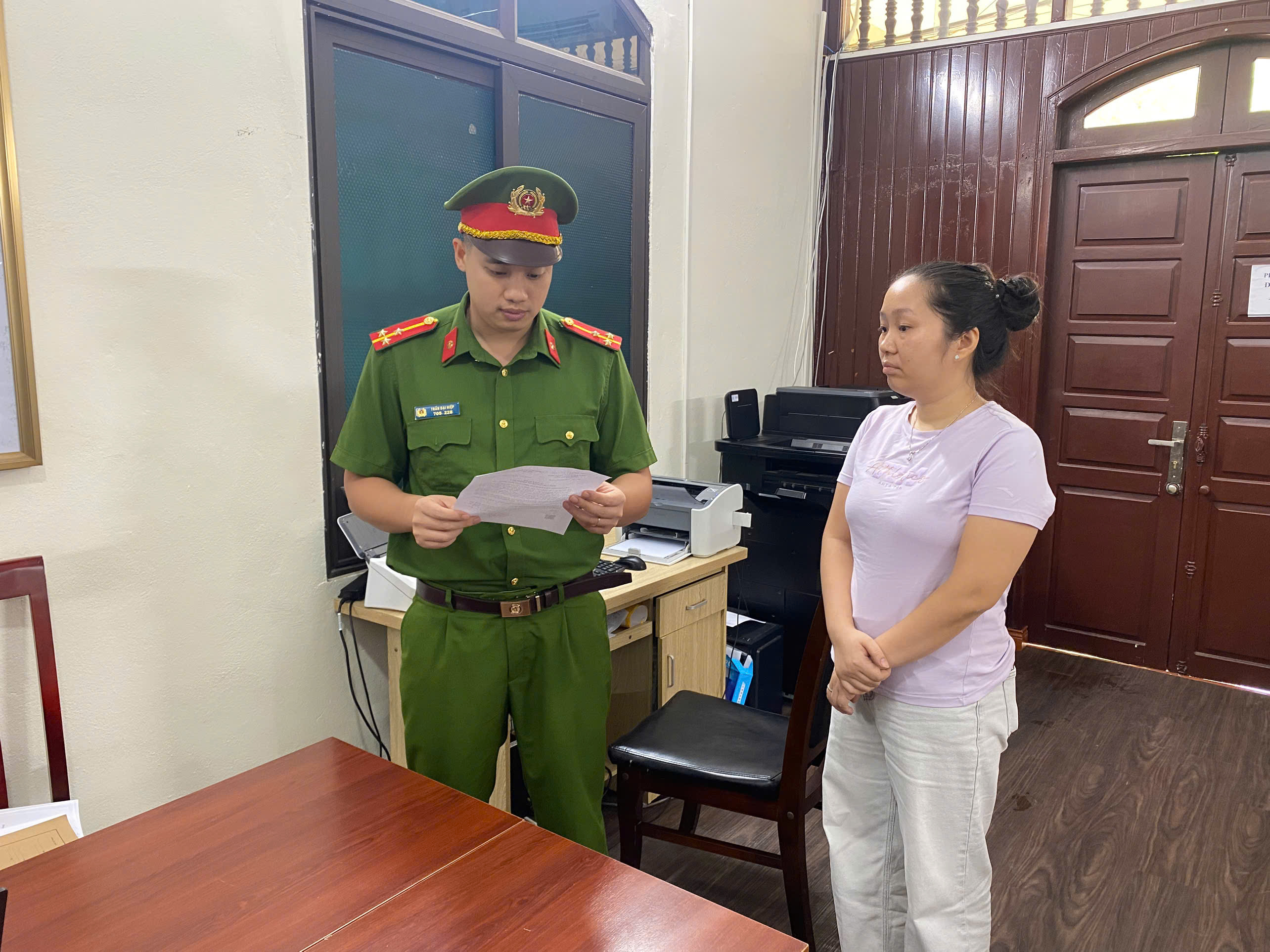 Phòng Cảnh sát kinh tế Công an tỉnh Hưng Yên phát hiện, xử lý cơ sở kinh doanh điện thoại về hành vi Xâm phạm sở hữu trí tuệ