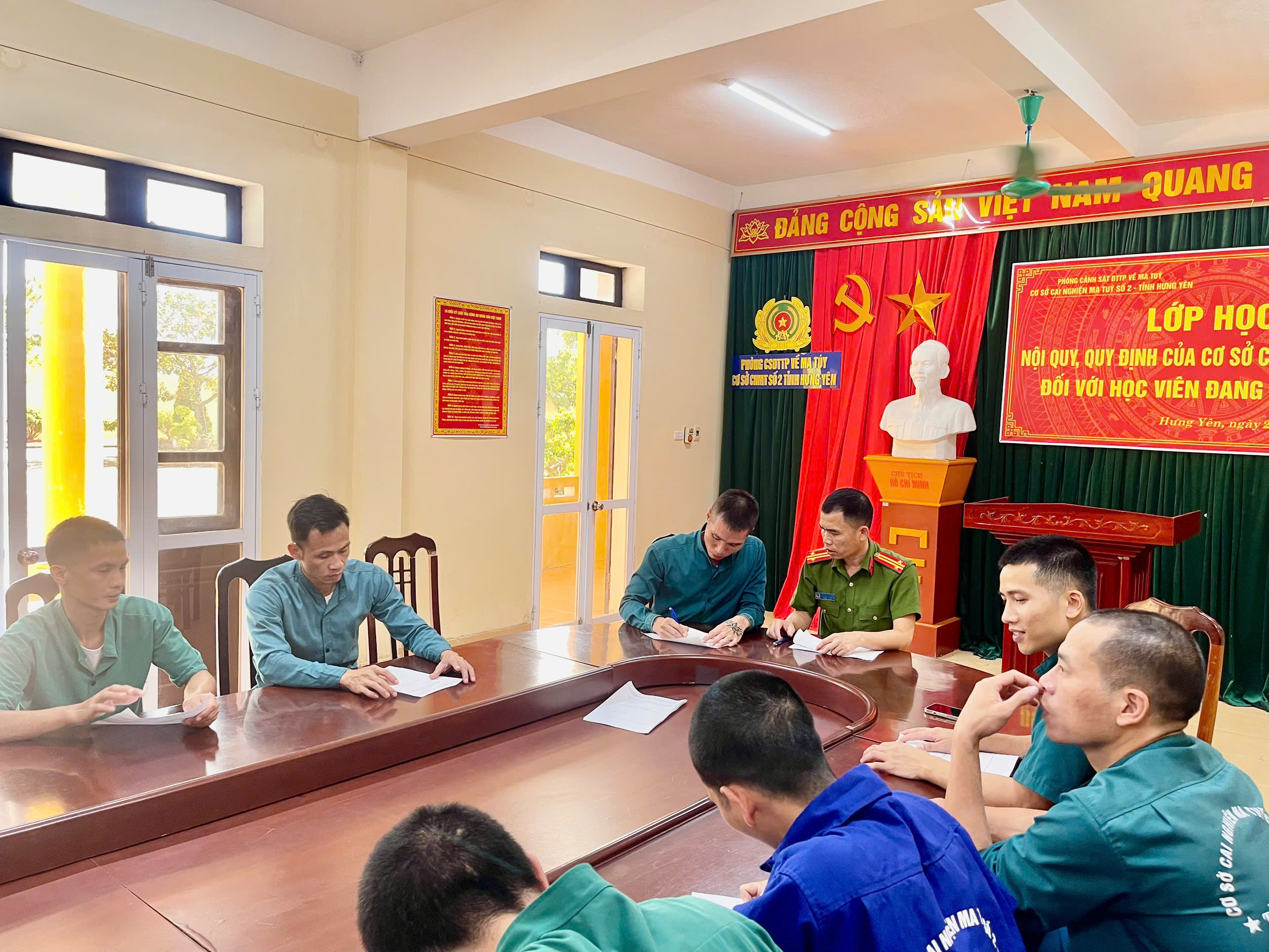 Cơ sở cai nghiện ma túy số 2 tỉnh Hưng Yên tăng cường phổ biến nội quy, huấn luyện điều lệnh nội vụ cho học viên mới