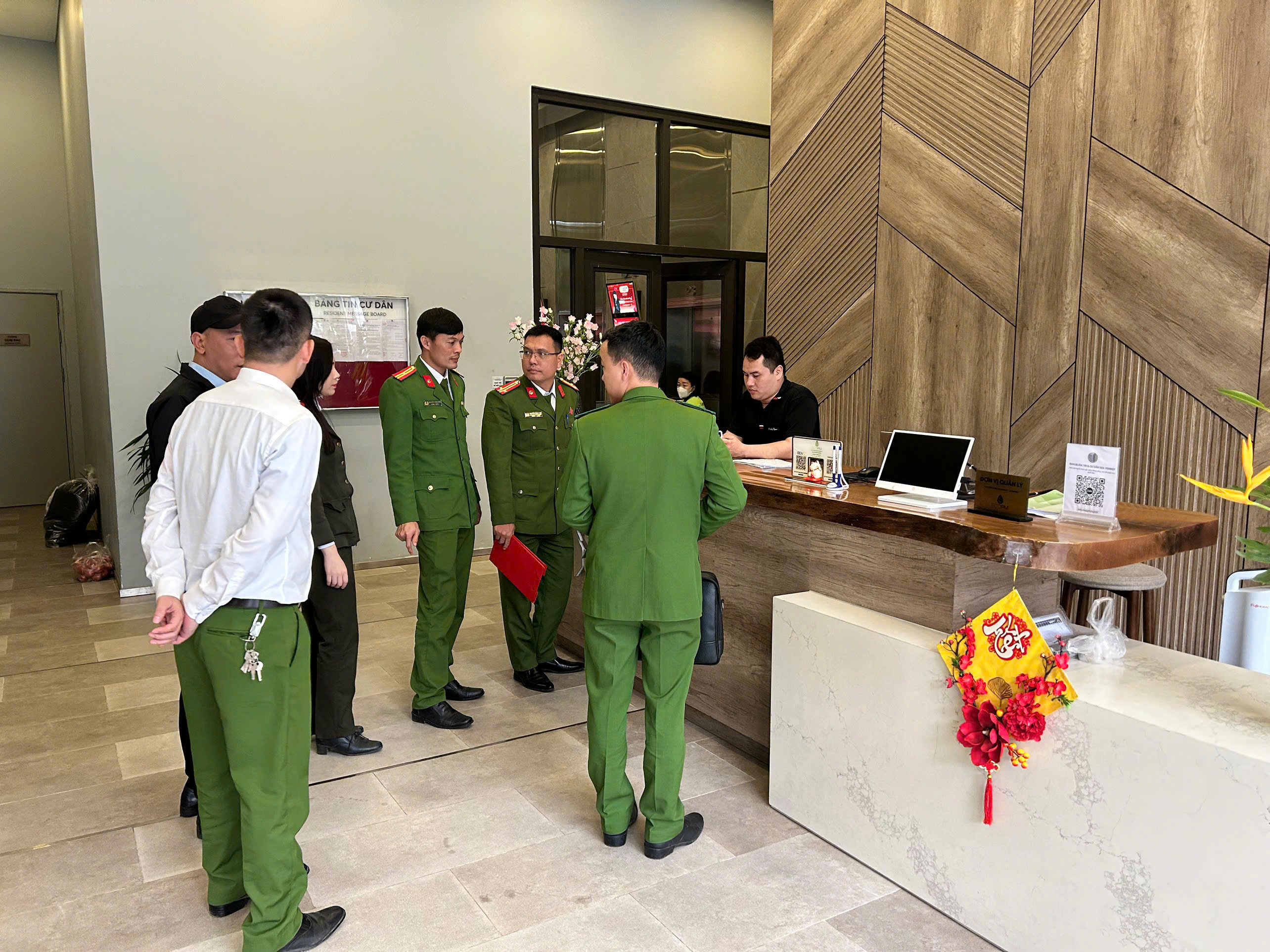 PHÒNG CẢNH SÁT QLHC VỀ TTXH: TĂNG CƯỜNG CÁC BIỆN PHÁP BẢO ĐẢM AN NINH, TRẬT TỰ TẠI CÁC KHU CHUNG CƯ VÀ LÁN TRẠI XÂY DỰNG TRONG KHU ĐÔ THỊ